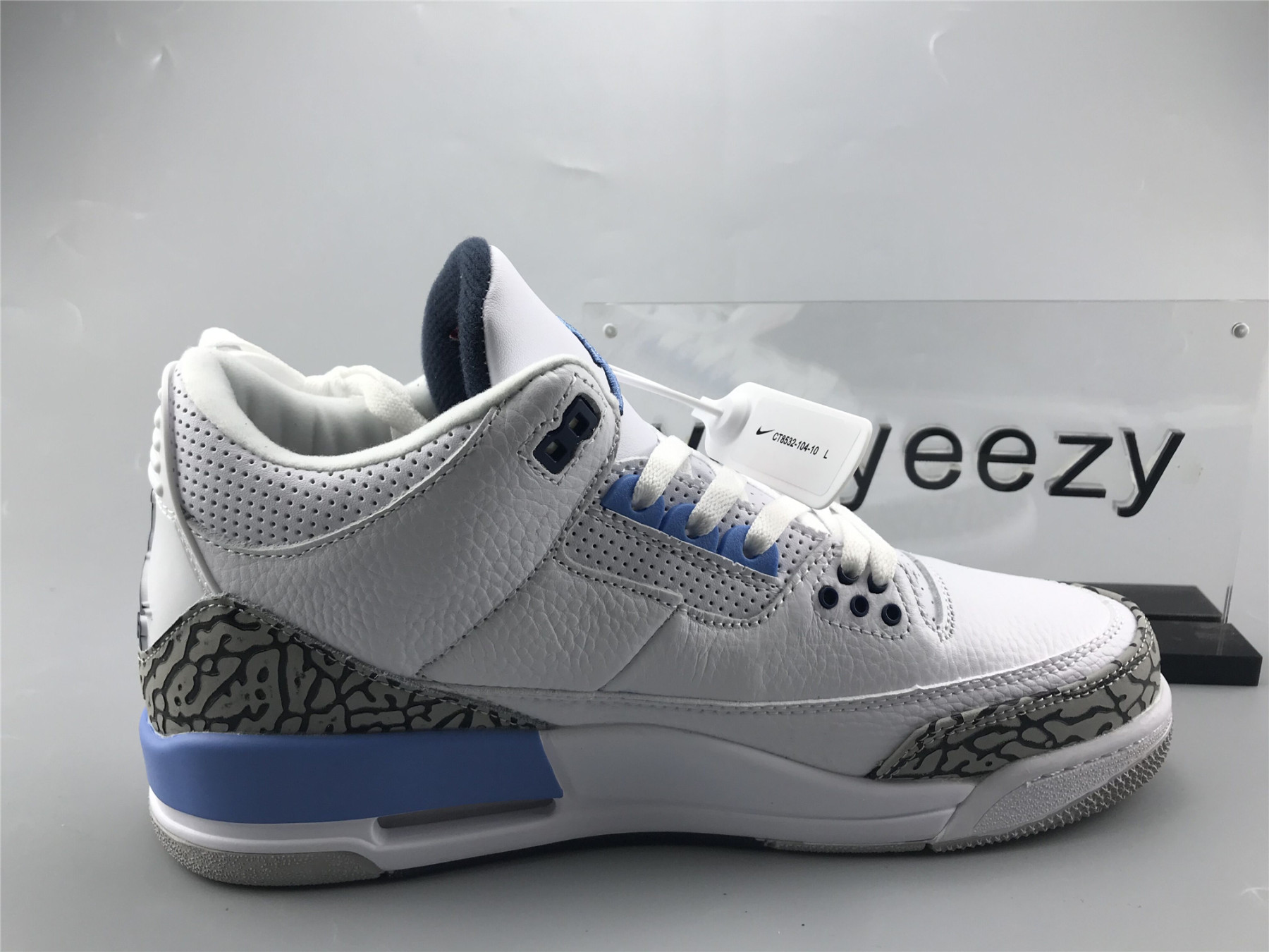 UA AIR JORDAN 3 RETRO "UNC"