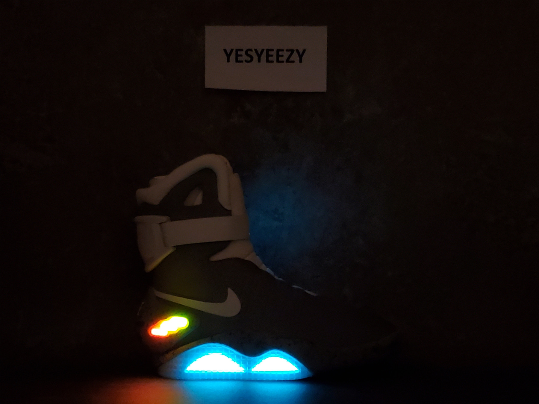 UA NIKE MAG SELF-LACING "BACK TO THE FUTURE"