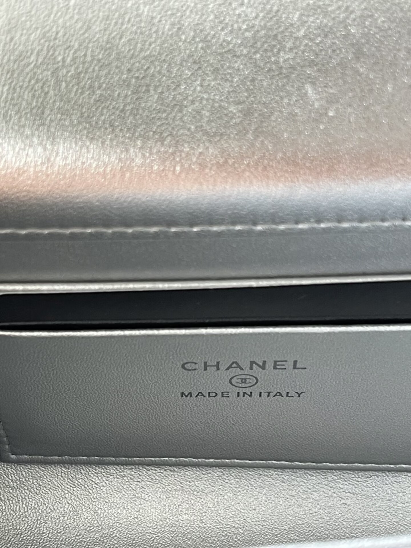 Ch**el Kelly 23P 19x10x4.5cm