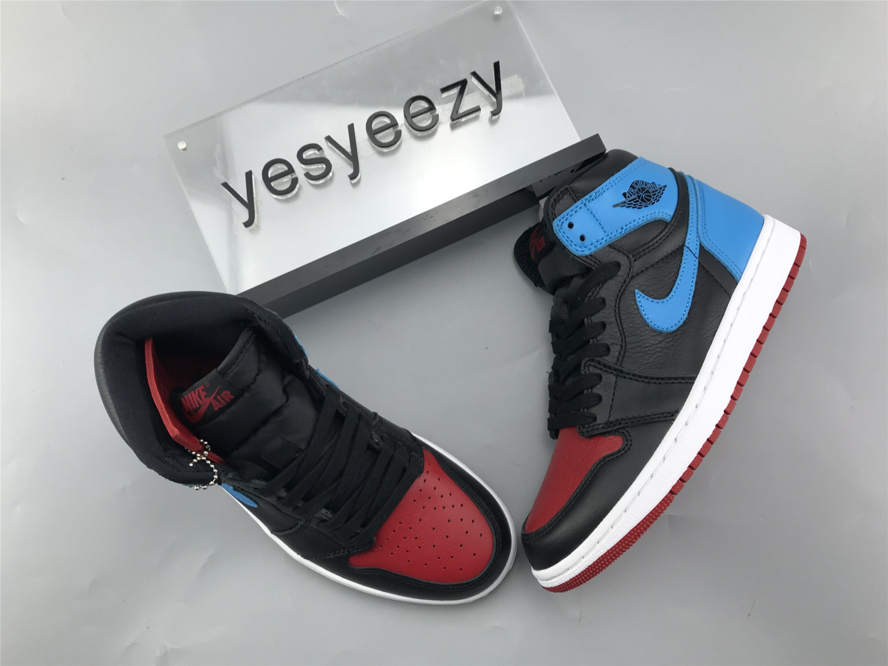 UA WMNS AIR JORDAN 1 HIGH OG "UNC TO CHICAGO"