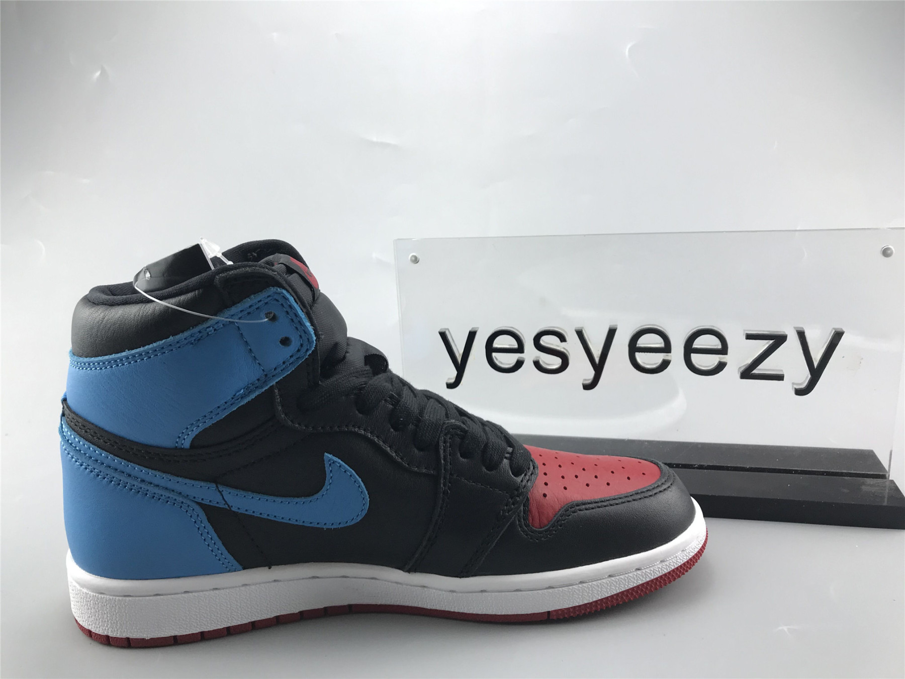 UA WMNS AIR JORDAN 1 HIGH OG "UNC TO CHICAGO"