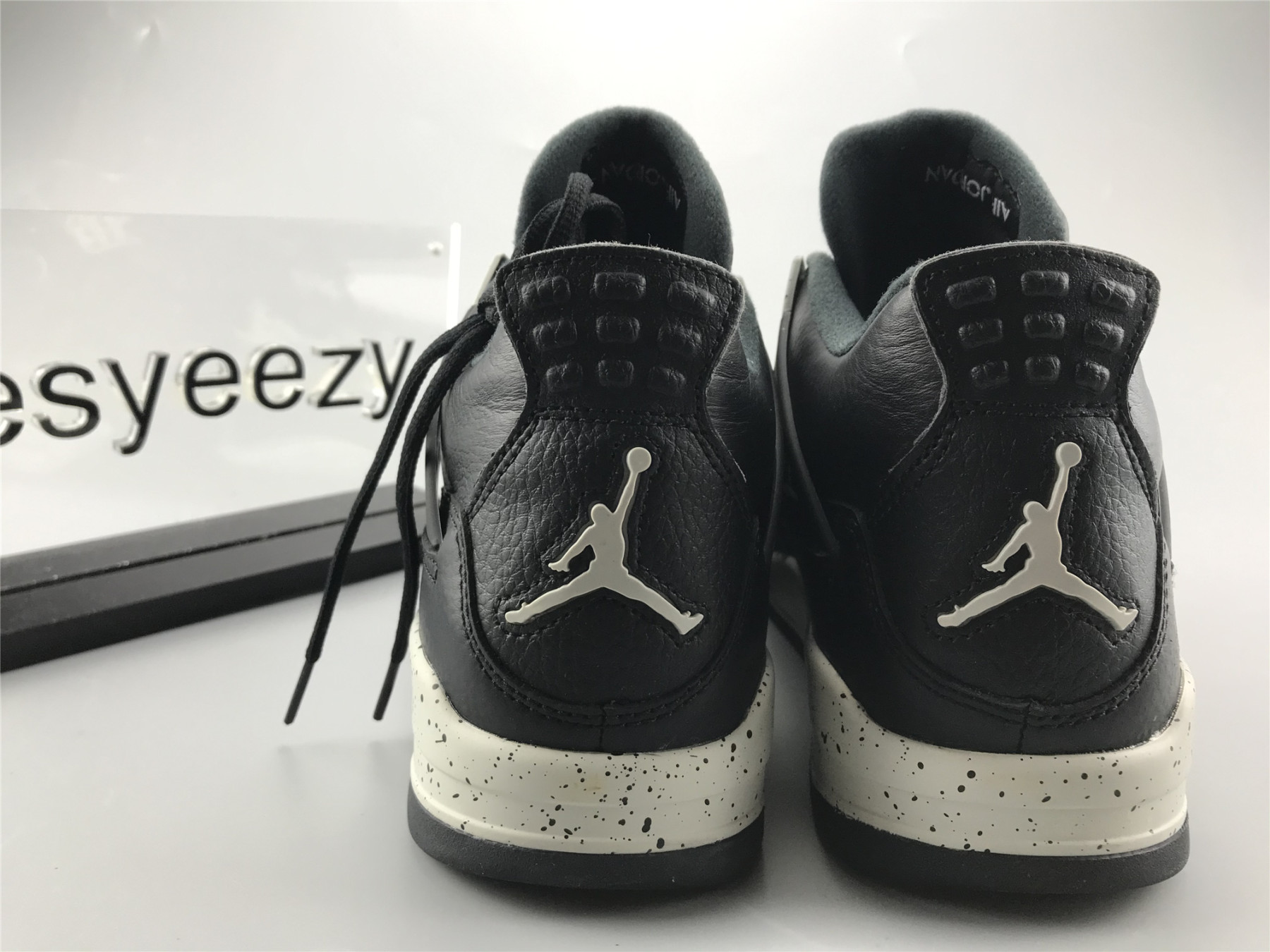 UA AIR JORDAN 4 RETRO LS "OREO"