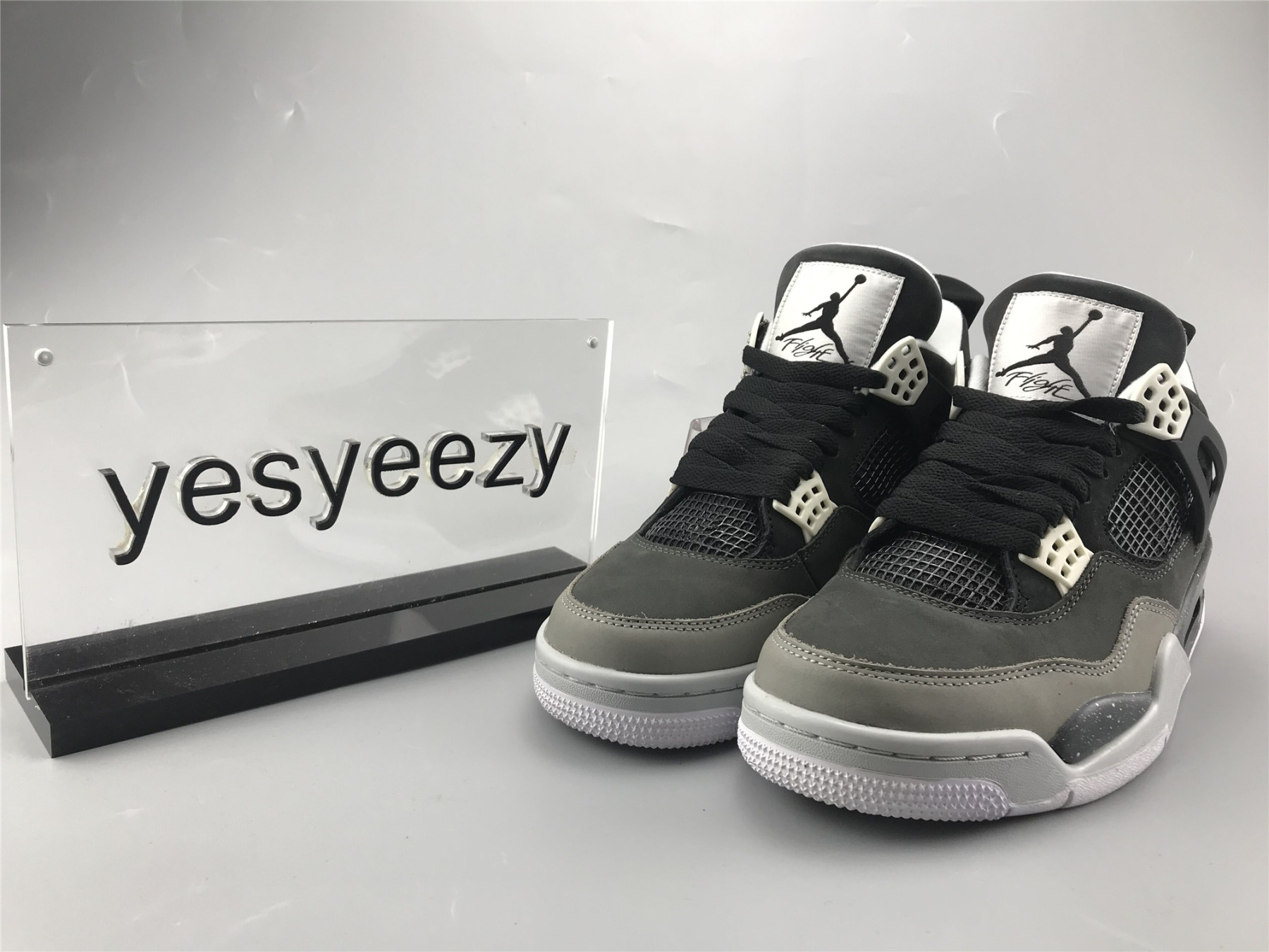 UA AIR JORDAN 4 RETRO "FEAR PACK"