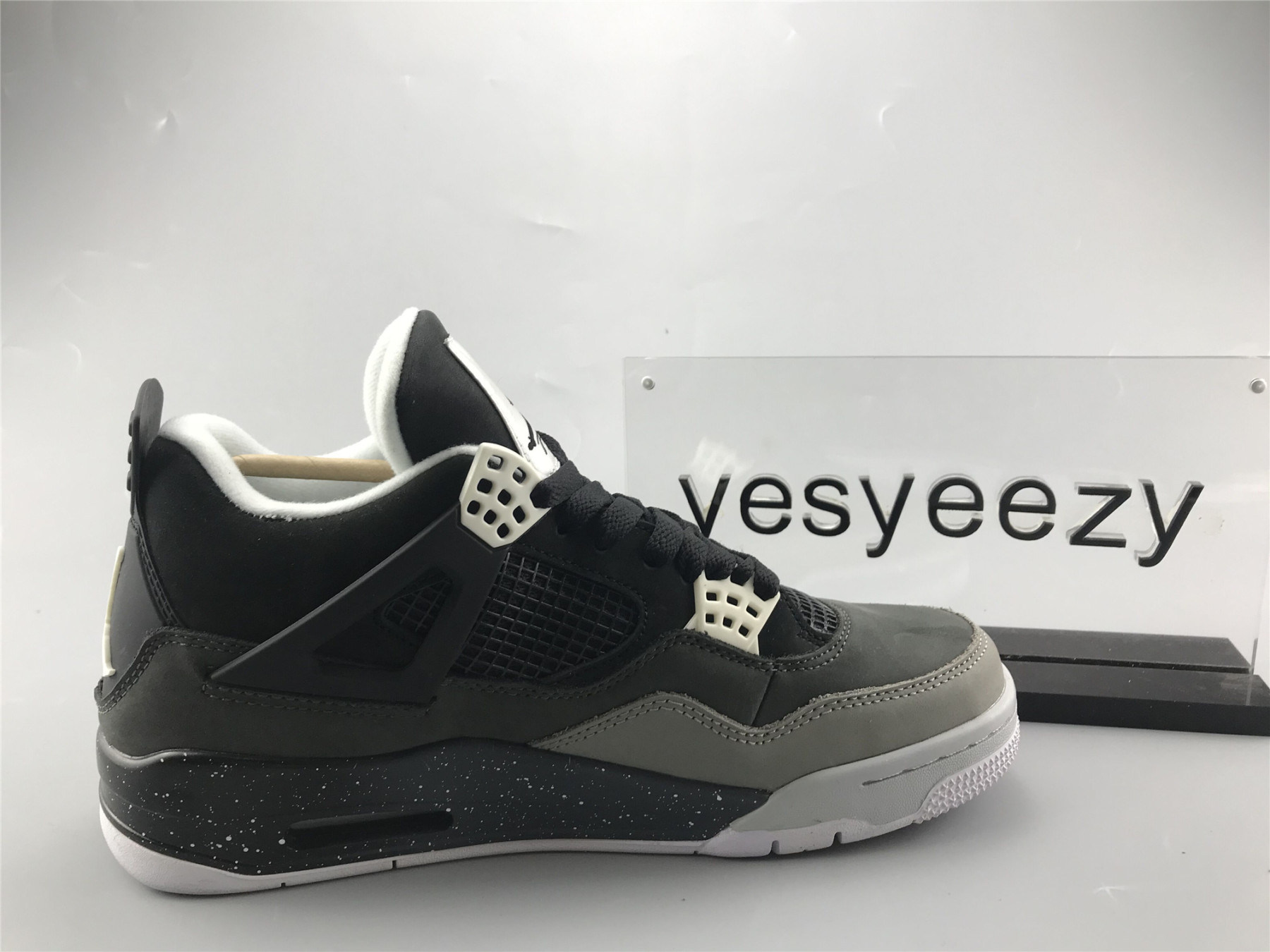 UA AIR JORDAN 4 RETRO "FEAR PACK"