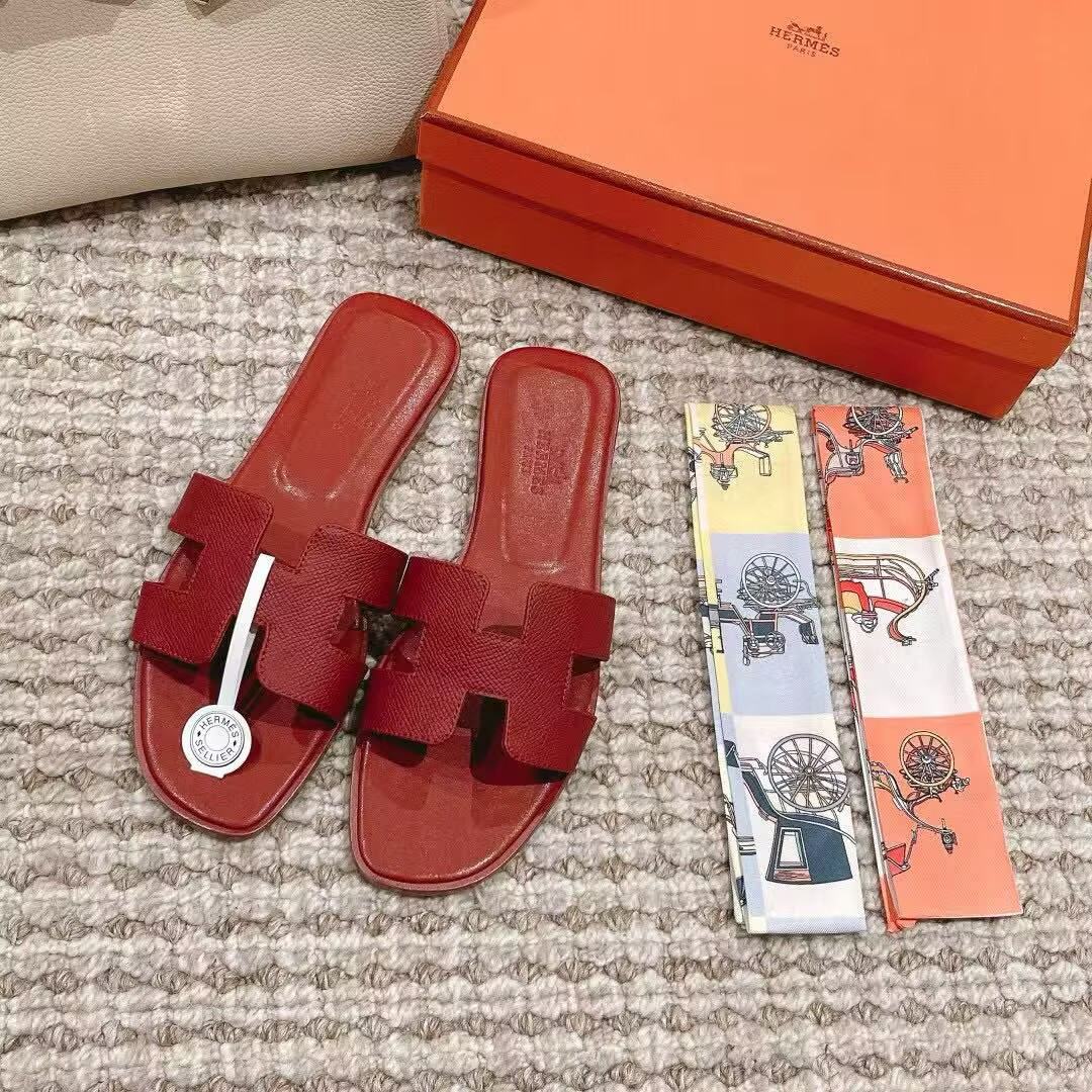 UA H**me5 Oran sandal
