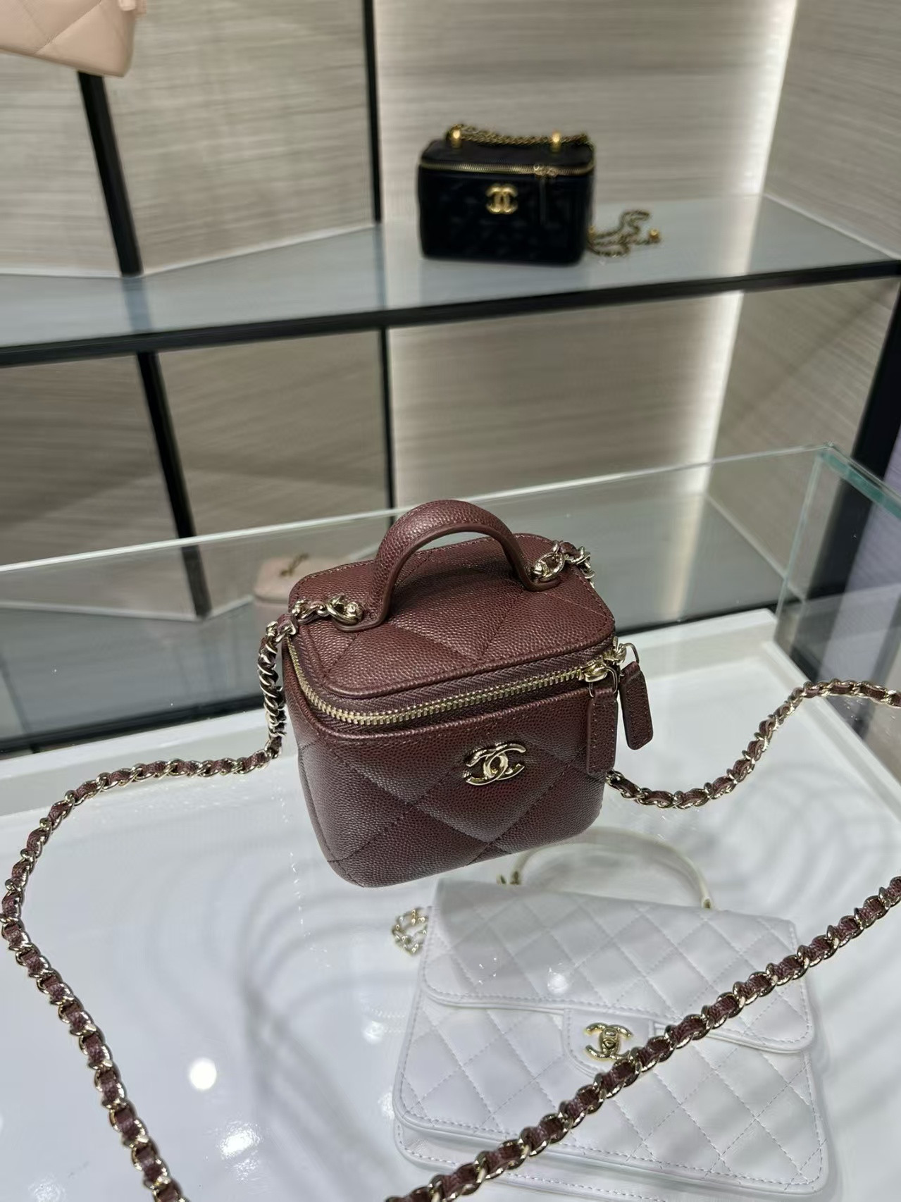 Chanel Classic Top Handle Vanity Case with Chain 10x7x9cm