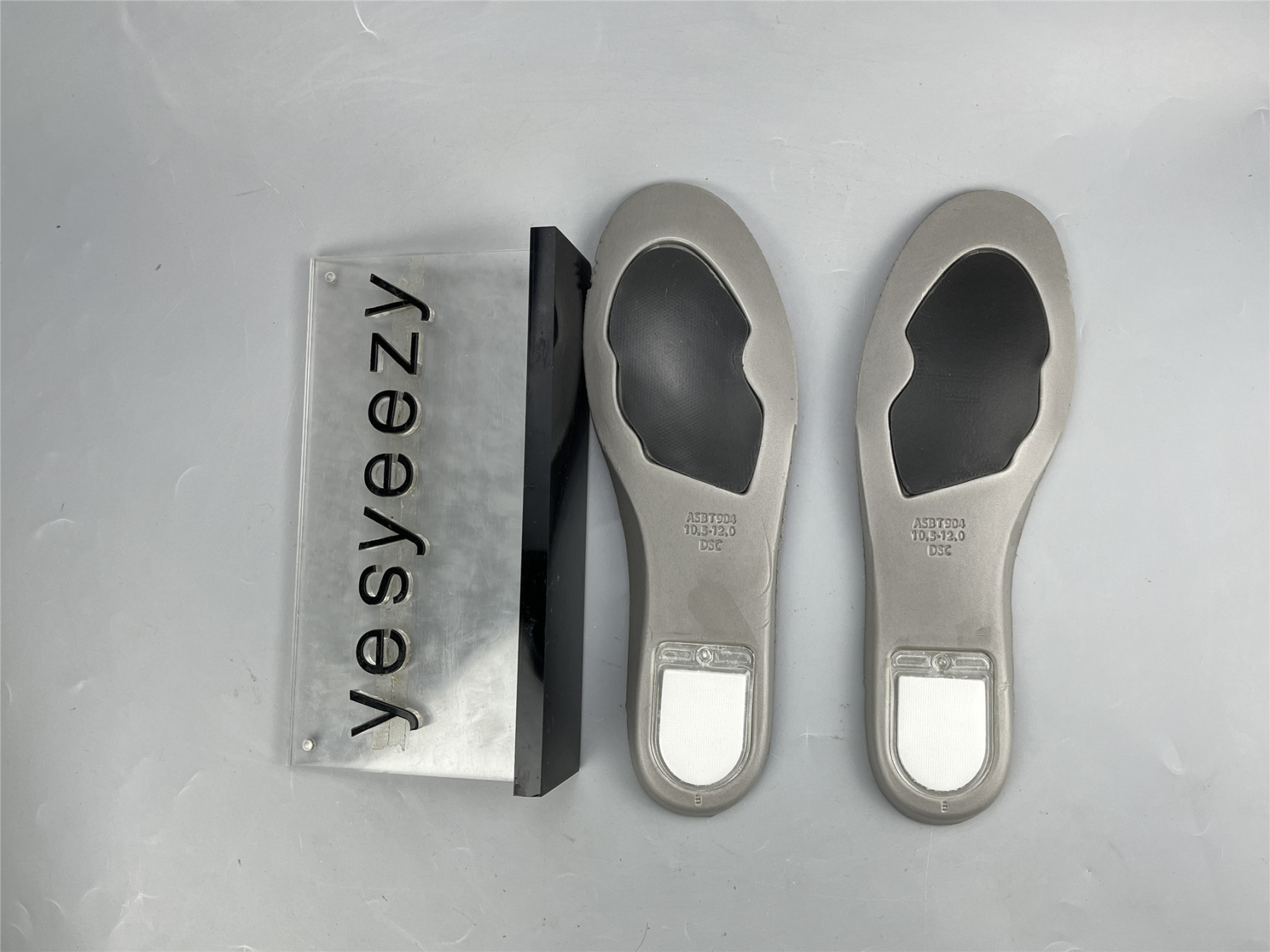 UA NIKE STRANGELOVE X DUNK LOW SB "VALENTINE