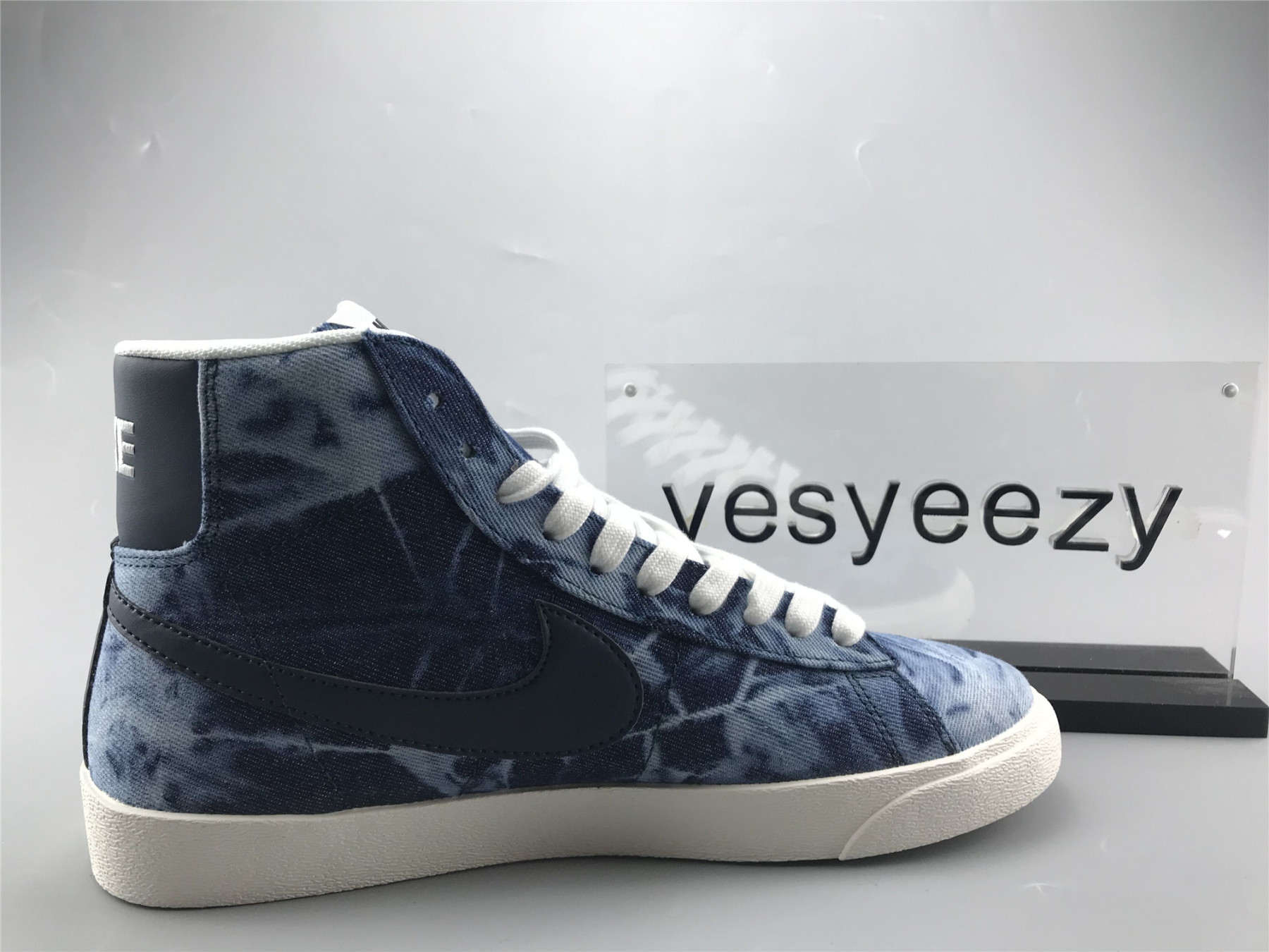 UA NIKE BLAZER MID 2020