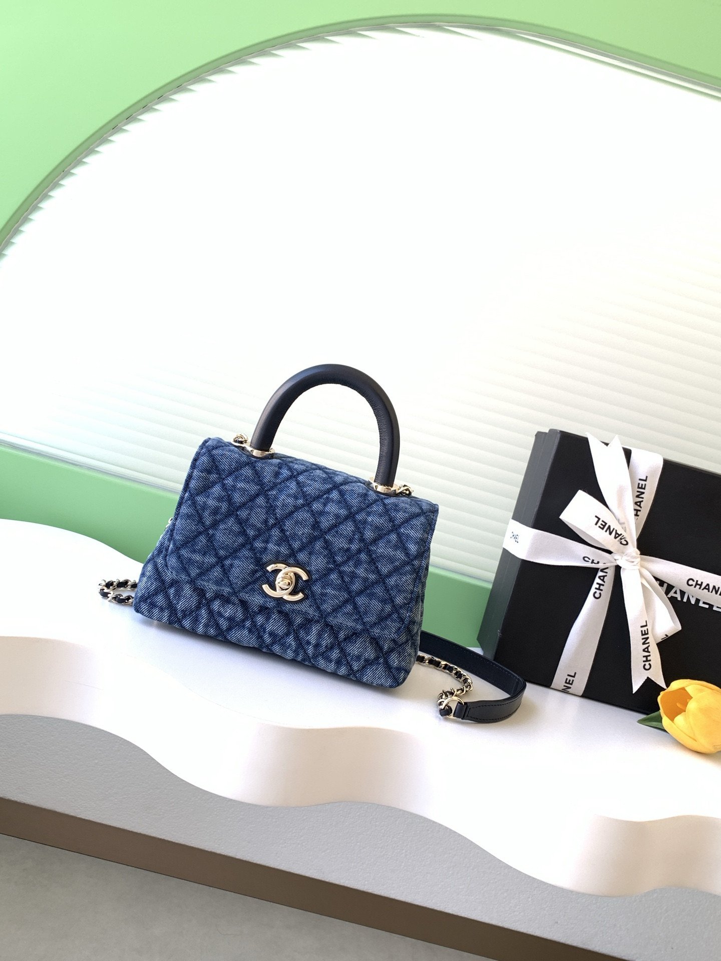 Ch**el coco clutch with chain 13x19x9cm