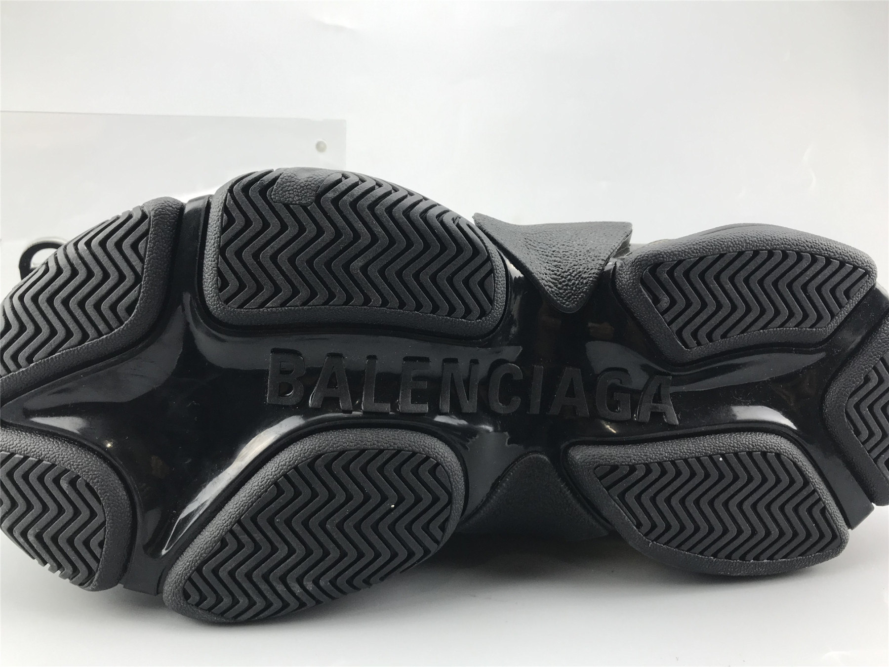 UA TRIPLE S SNEAKER BLACK AND SLIVER