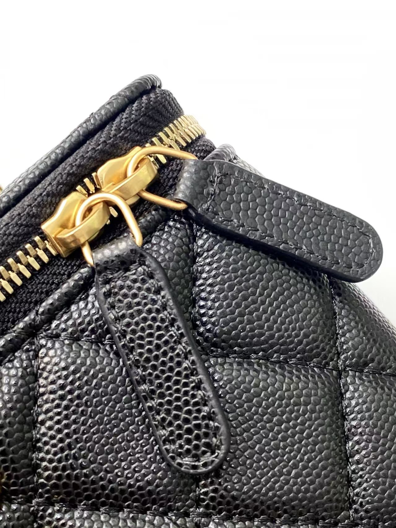 Ch**el Vanity With Chain 9.5x17x8cm