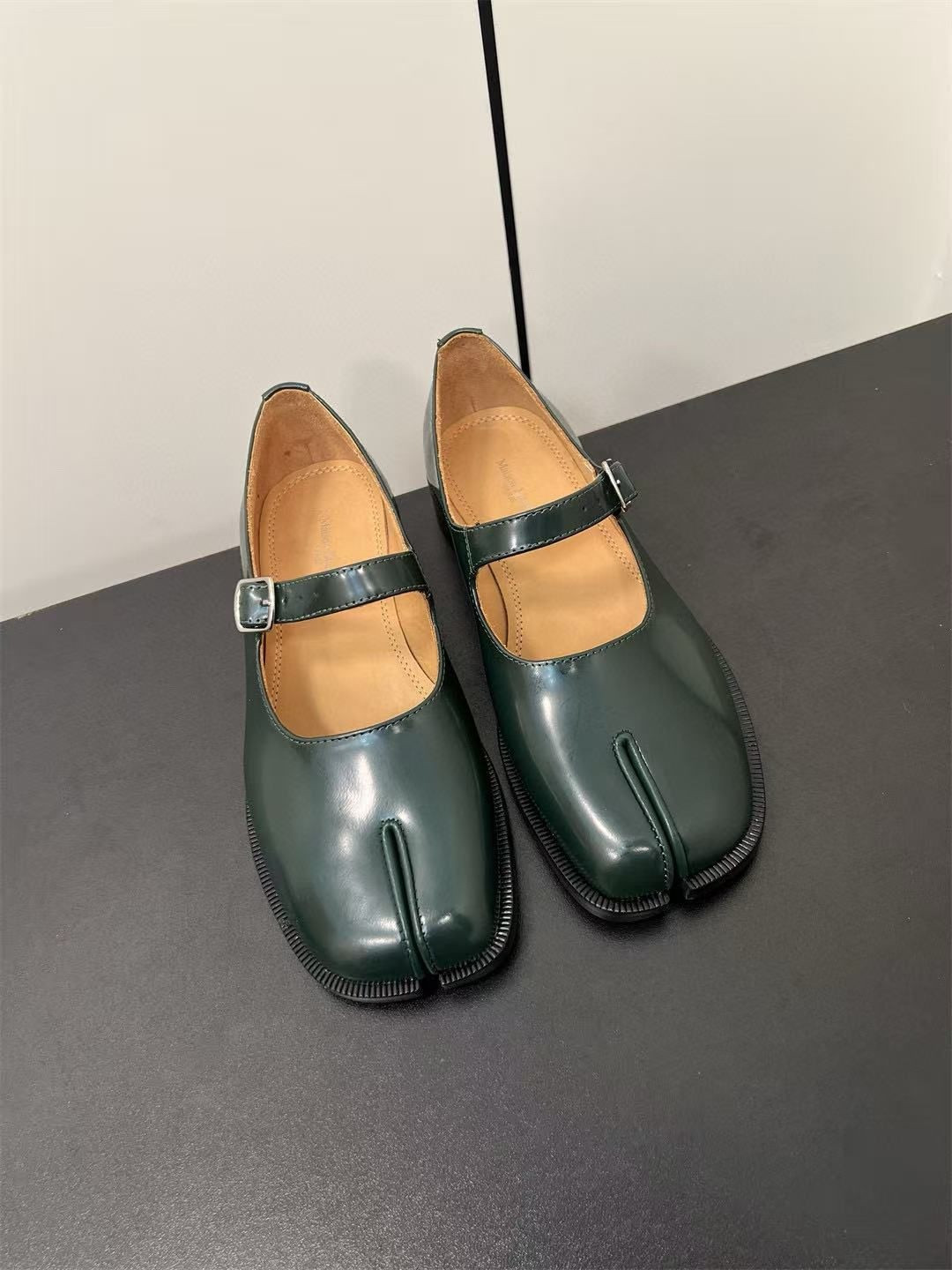 UA Ma1s0n Marg*e1a Mary Jane Shoes