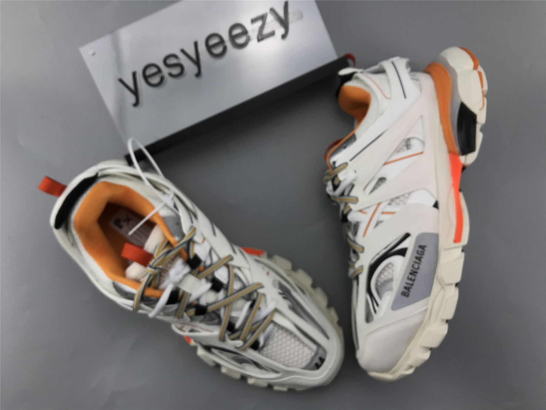 UA TRACK TRAINER