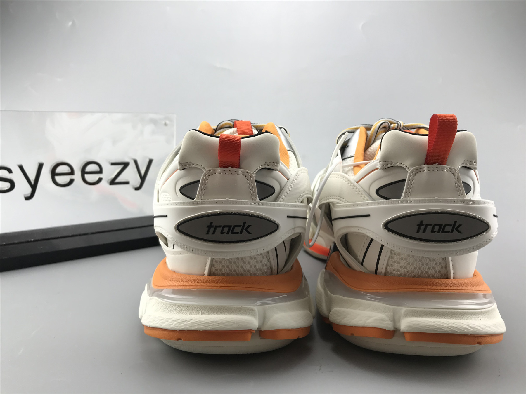 UA TRACK TRAINER