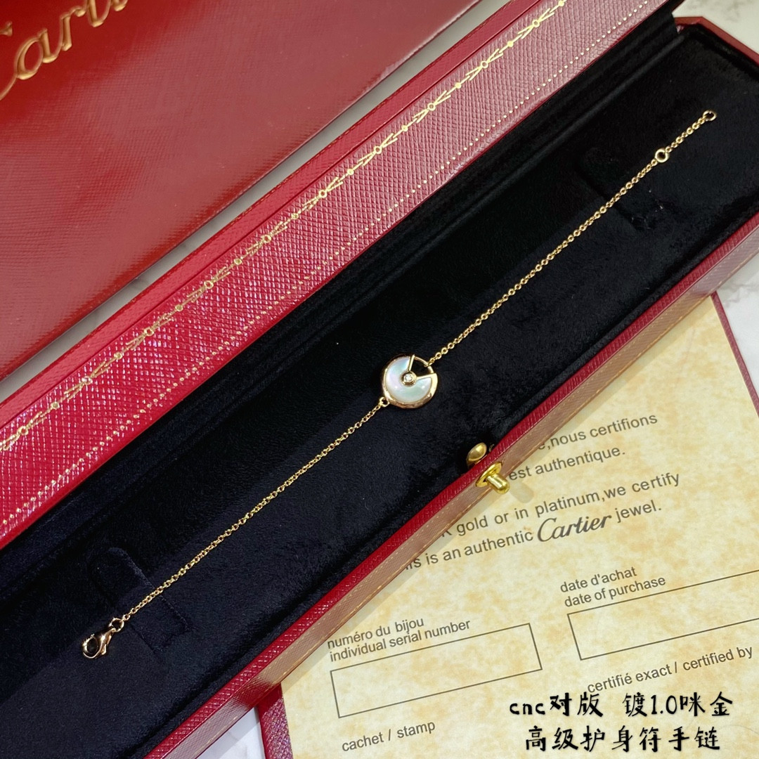 Ca*t1er amulet Bracelet