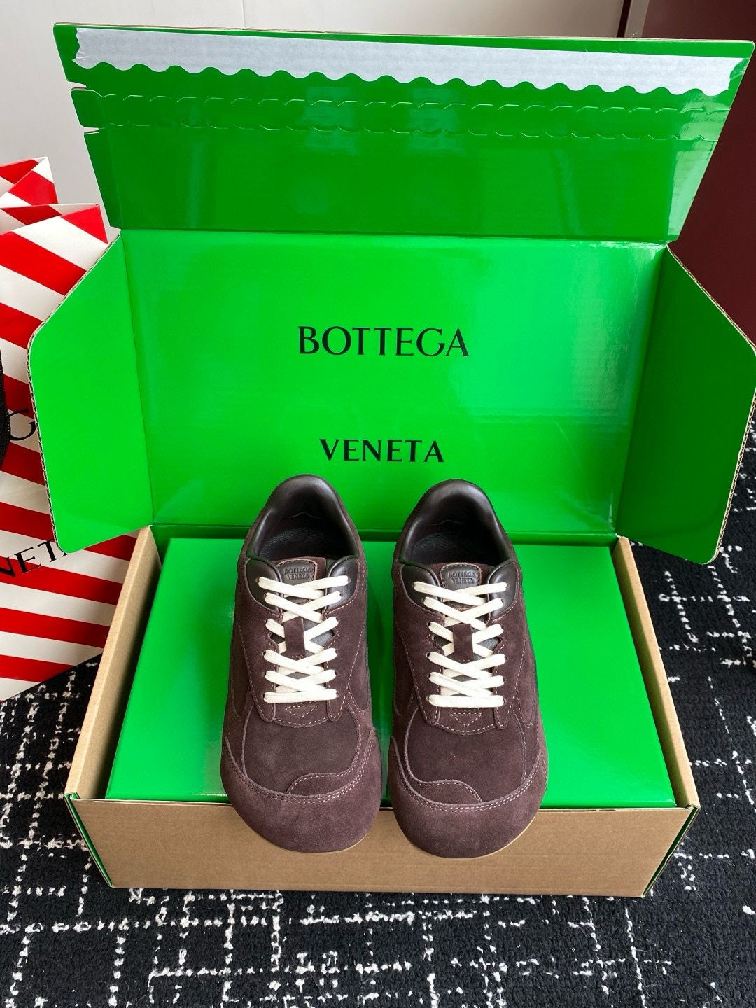 UA B0tt*ga Ven*ta Orbit Flash Sneaker