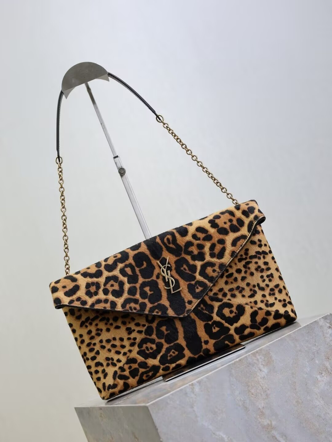 Y51 CASSANDRE large pouch on chain in pony hair leather 29.5x18x5cm