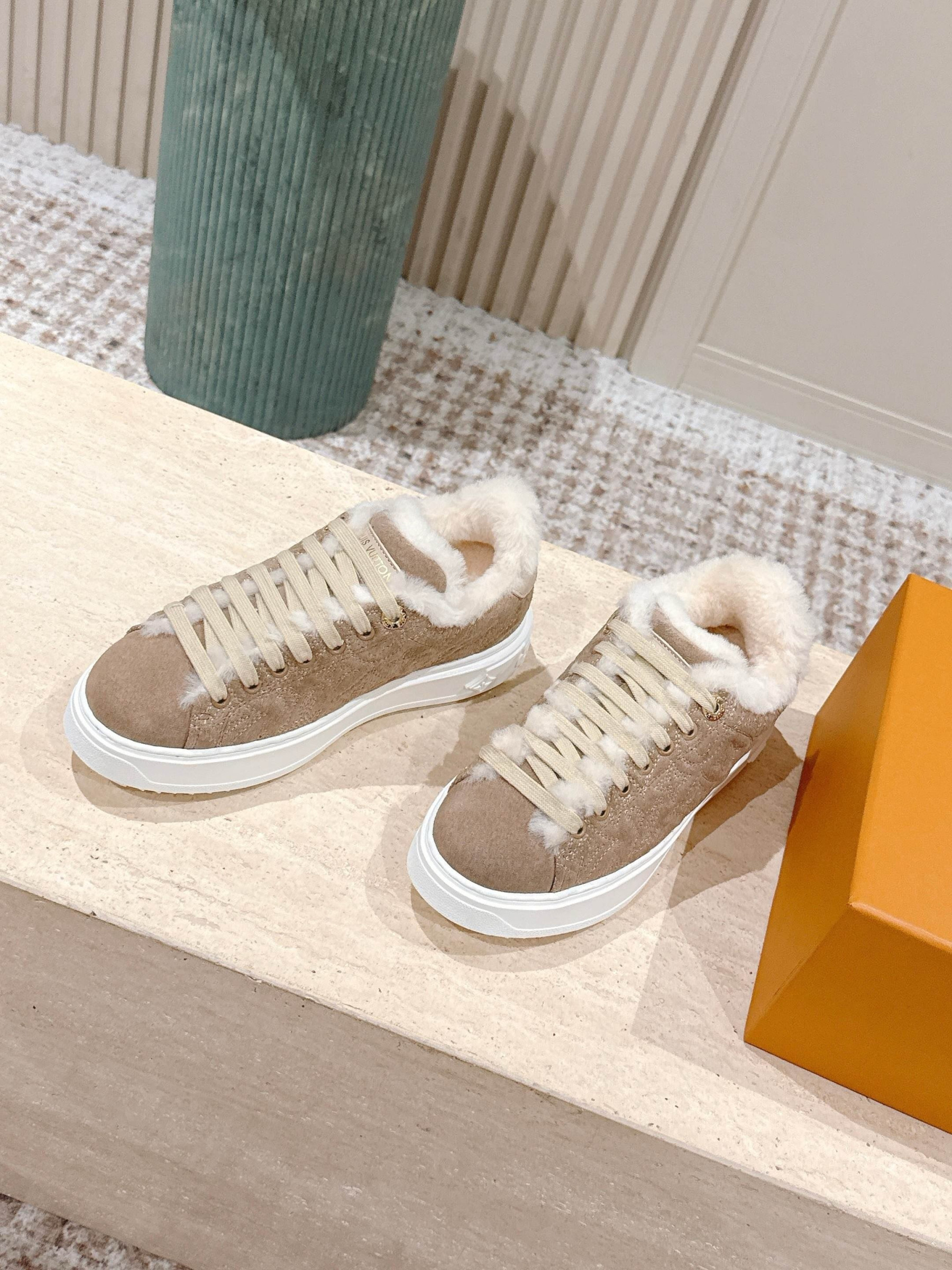 UA LV Time Out Sneaker