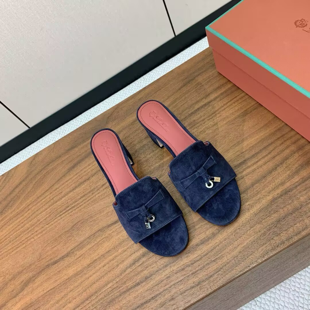 UA L0r0 P1ana Summer Charms Sandal