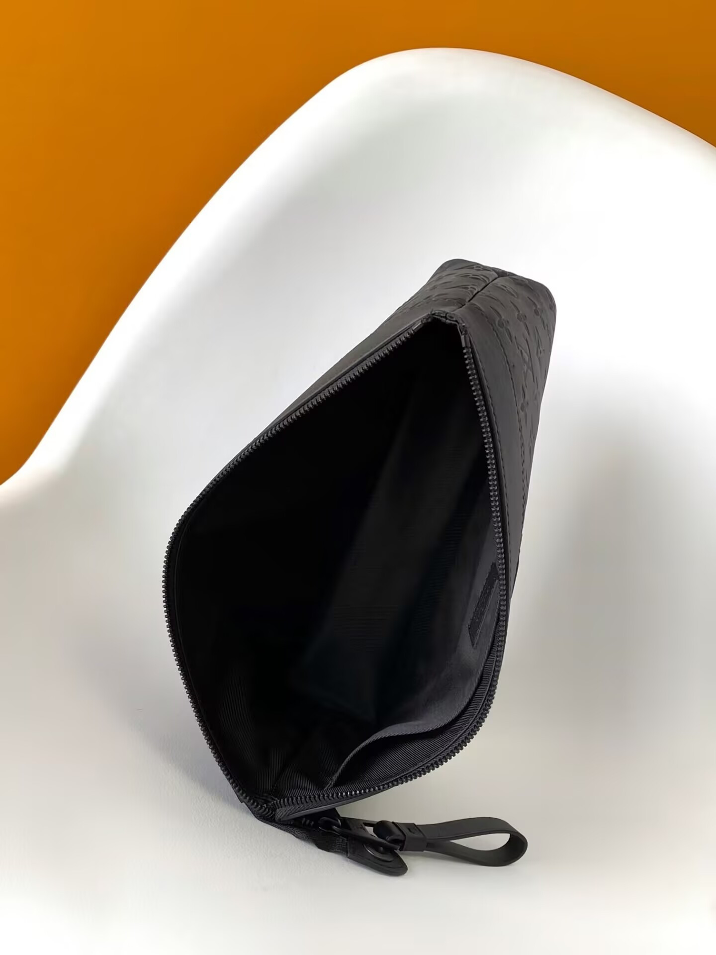 LV Pochette Voyage Souple M82545 32x21x8cm