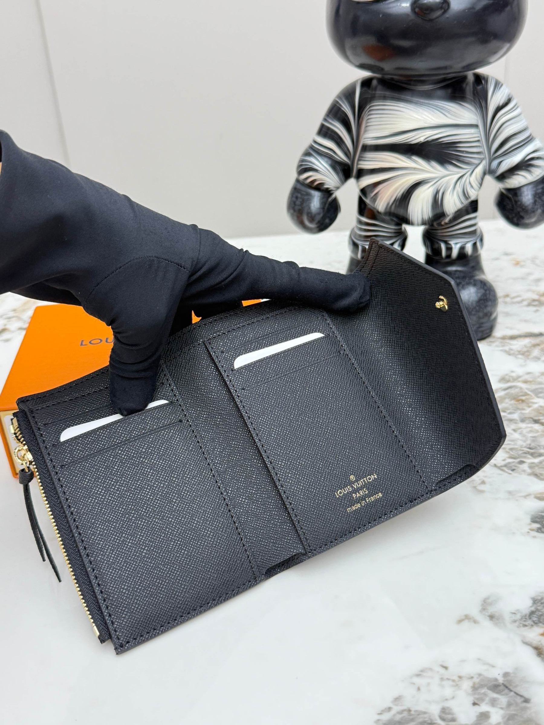 LV Victorine Wallet M81557