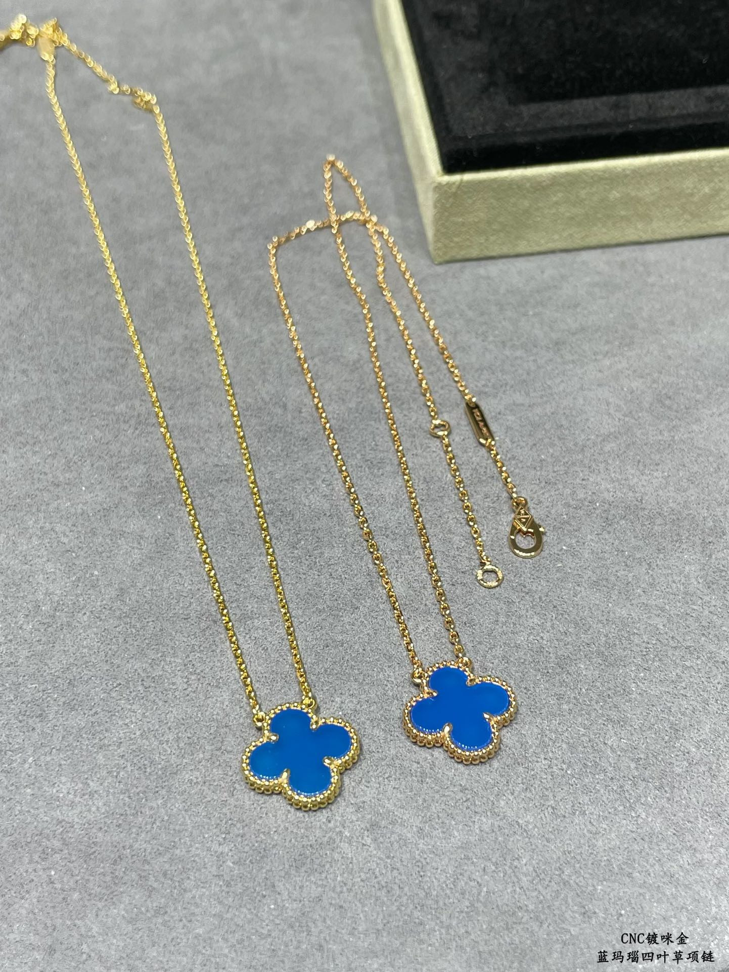 V*n Cl**f & Arpels Medium four-leaf clover Necklace Diameter approx 1.5cm,Chain length approx 40+5cm