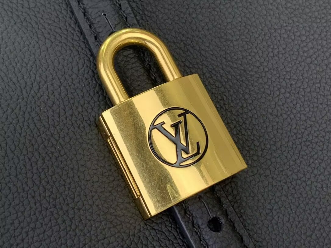 LV Low Key Duffle Tote M26257 43.5x26.5x14.5cm