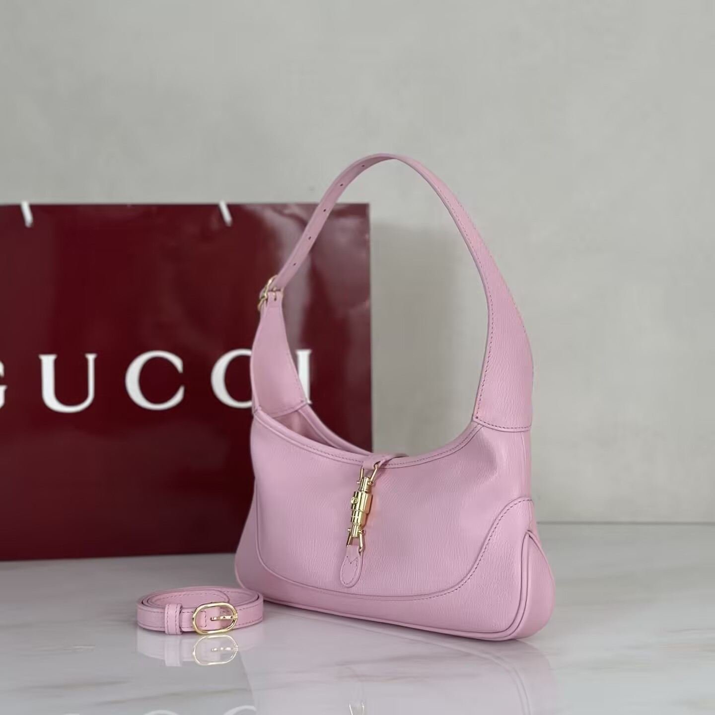Gvc*1 jackie slim shoulder bag 27x13x3.5cm