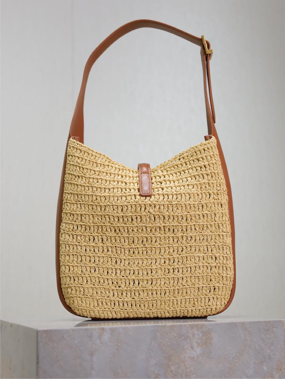 Y51 LE 5 À 7 S*pple Small in Raffia and leather 22 X  22 X 7-9 CM