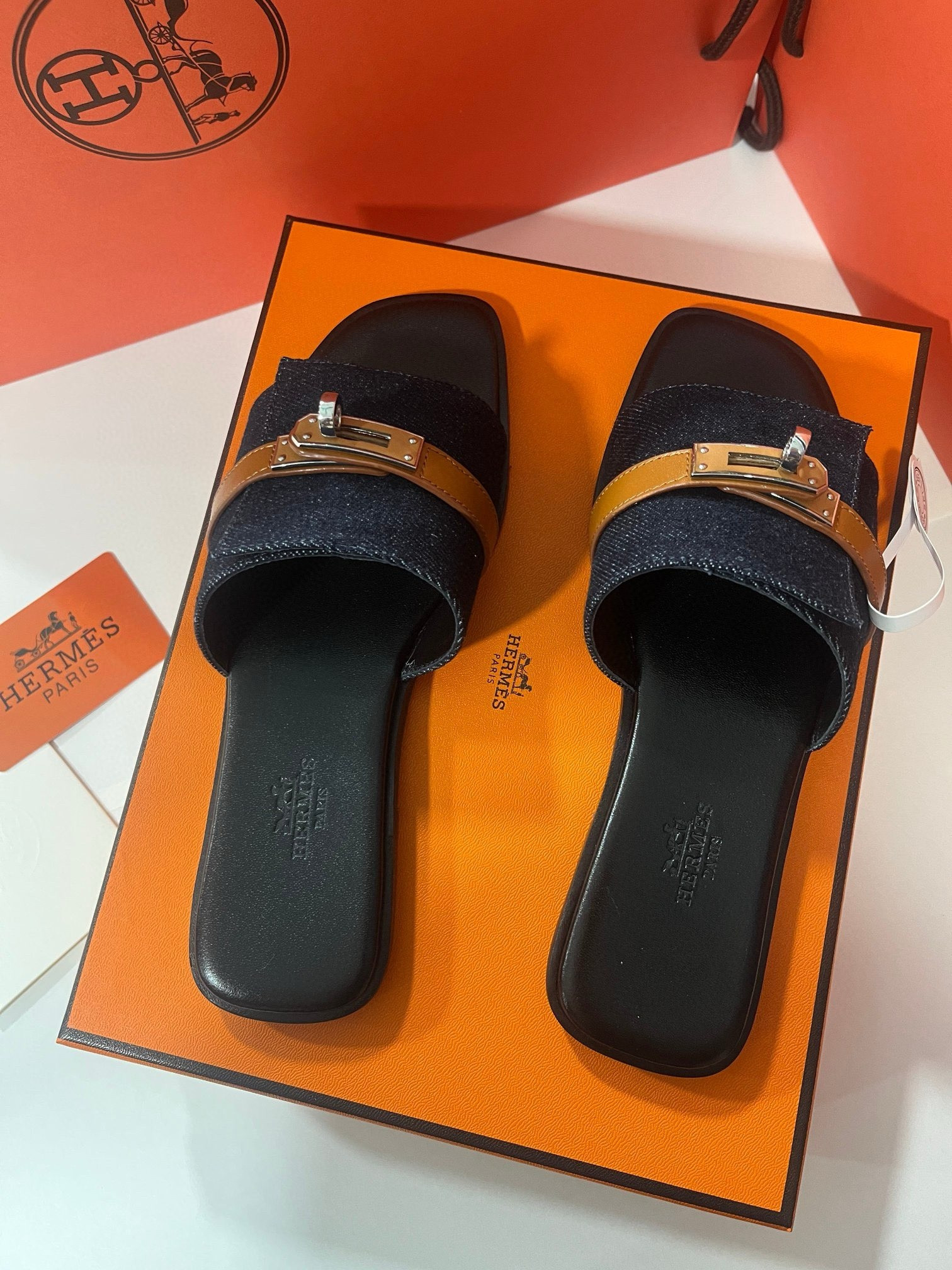 UA H**me5 Giulia Sandal