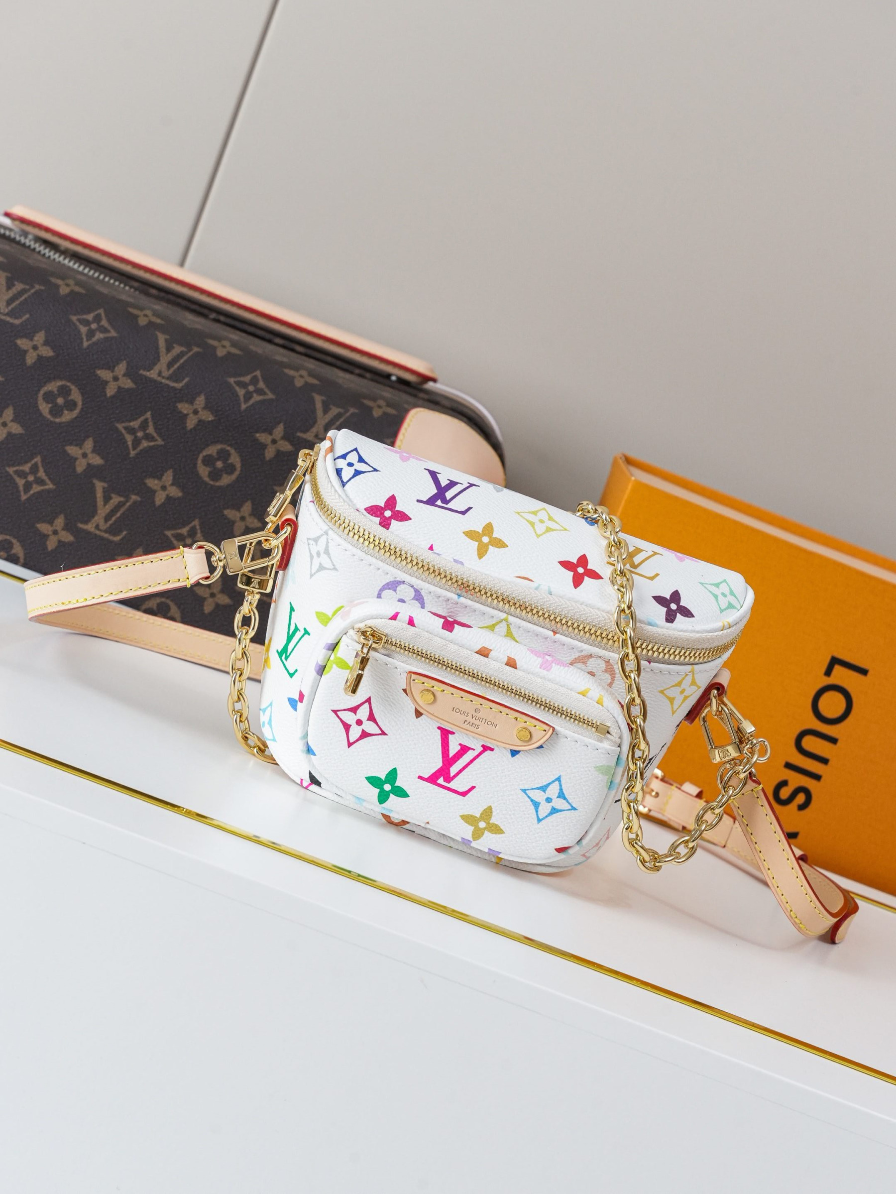LV x TM Mini Bumbag M00130 17x12x9.5cm