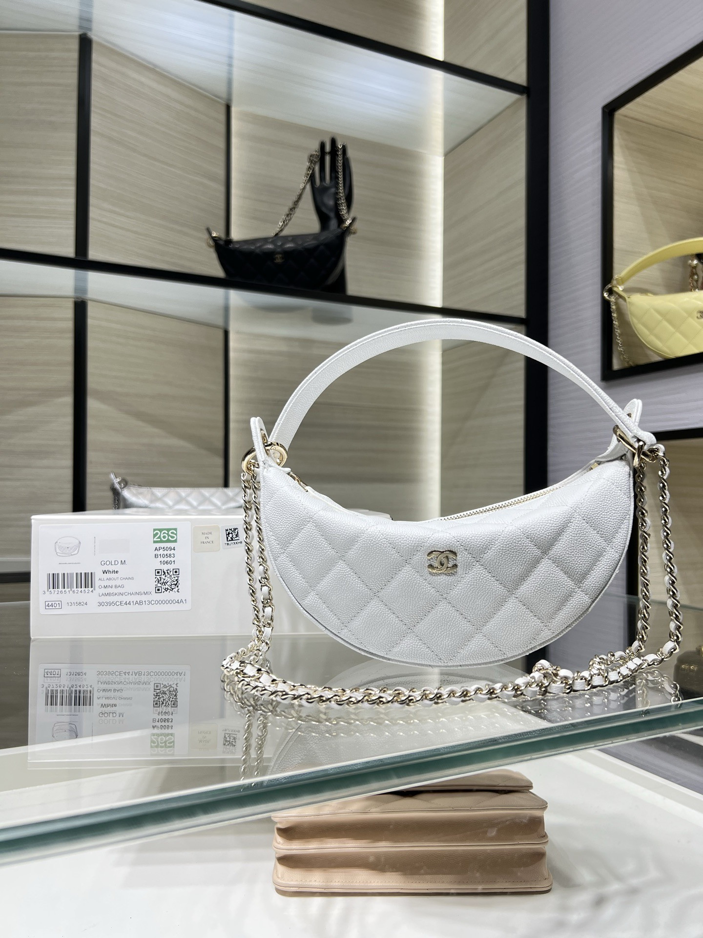 Ch**el clutch with chain light gold hardware ap5094 15x22x6cm