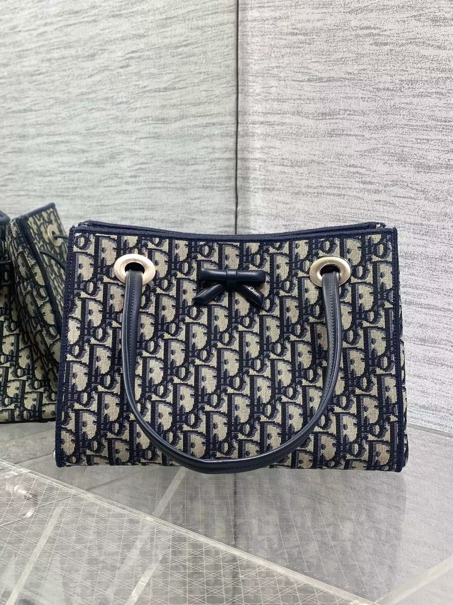 Dior Small Shopping Bag 27x19x13.5cm