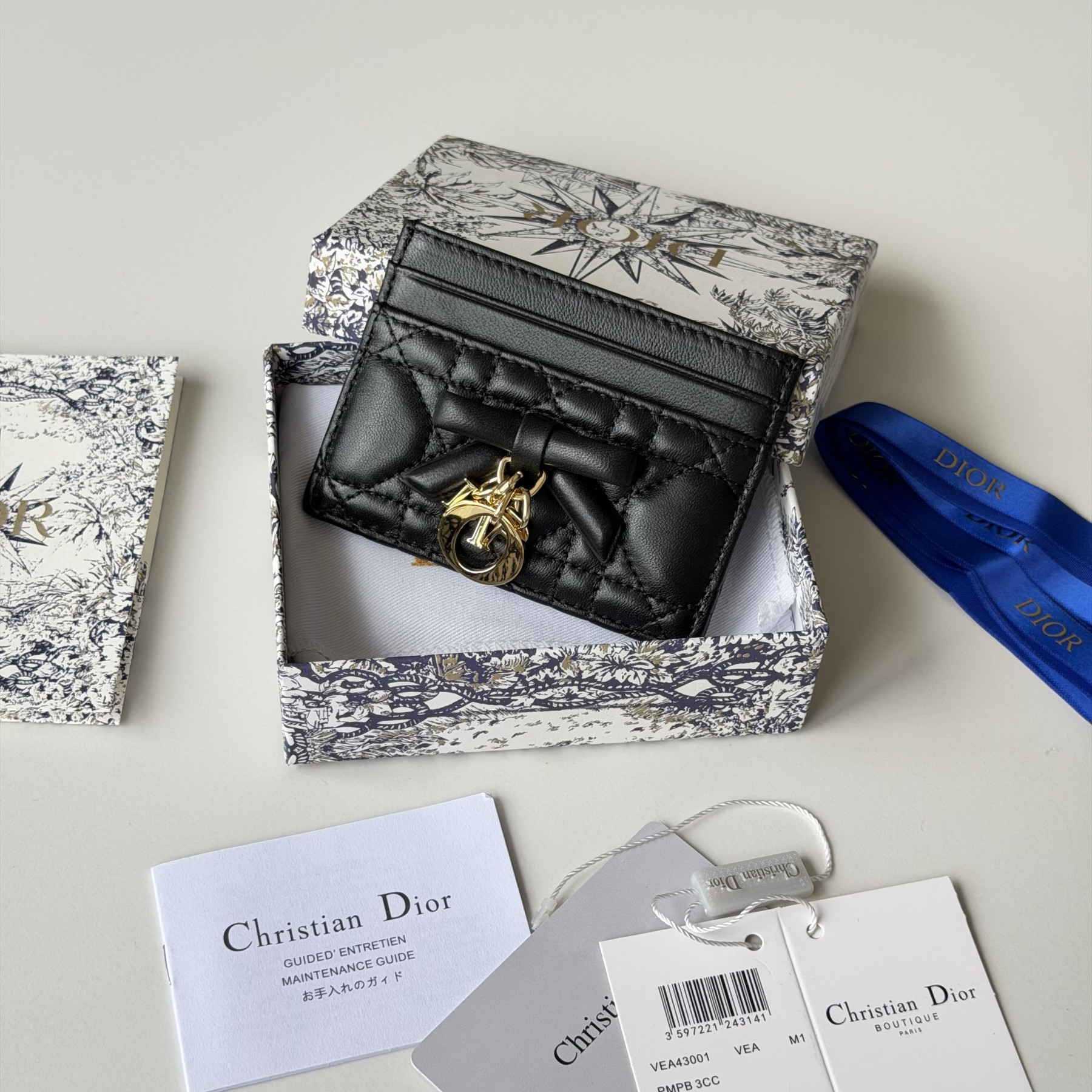 D10r Lady Freesia Card Holder 10.5 x 8 x 0.5 cm