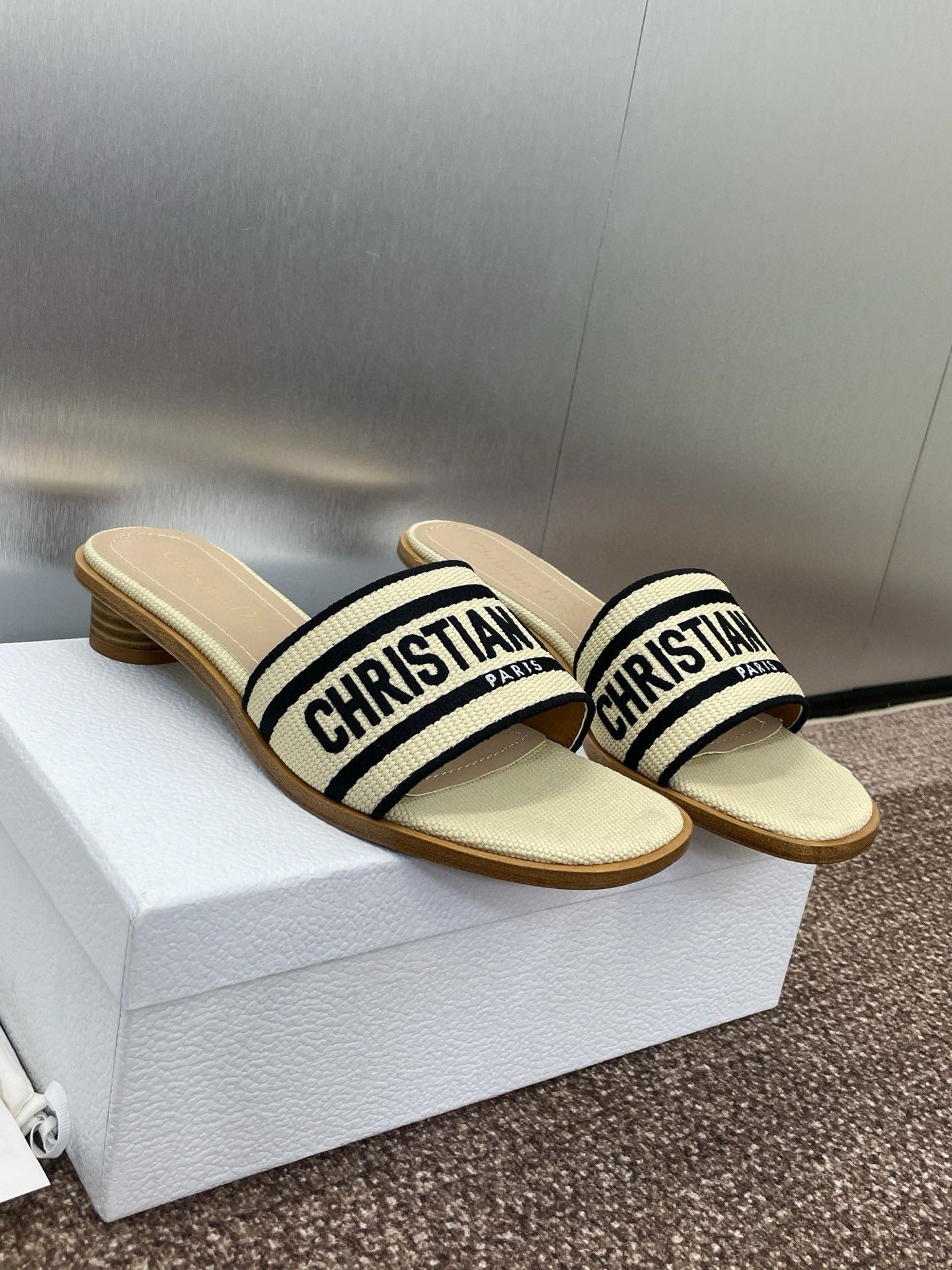 UA D10r Dway Heeled Slide