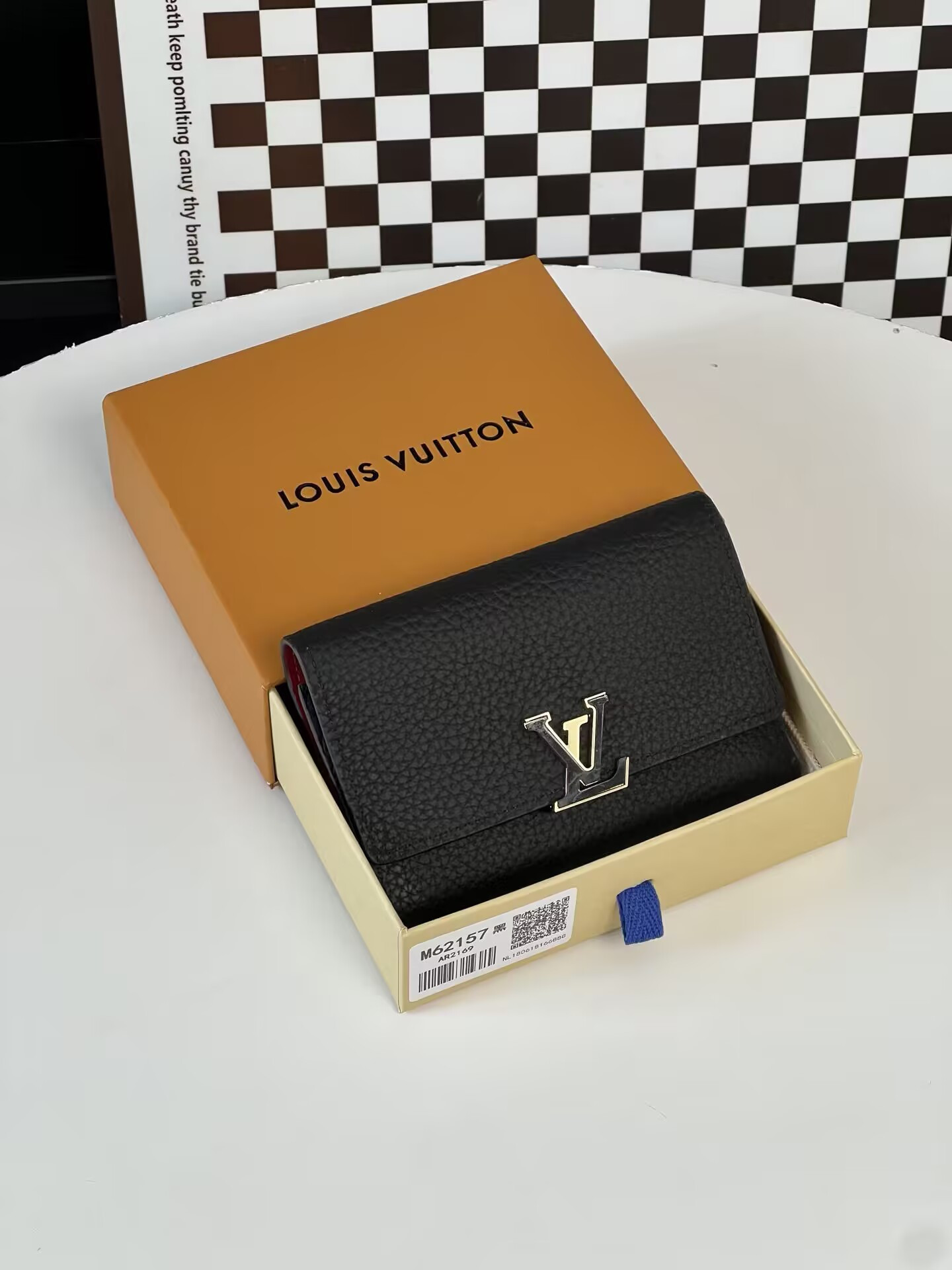 LV Capucines Compact Wallet M62157 13.5 x 9.5 x 1.5 cm