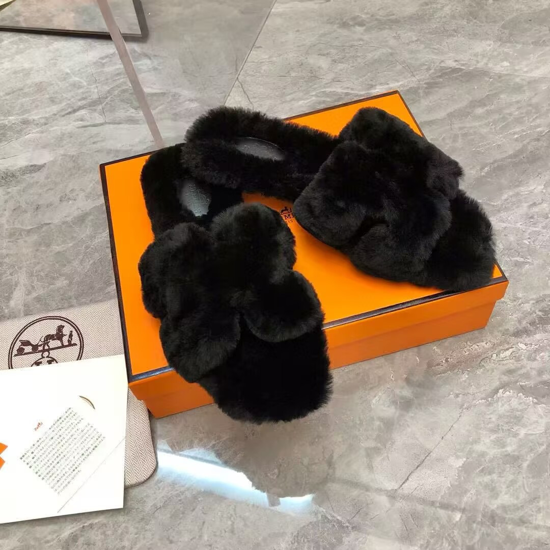 UA H**me5 Chypre sandal