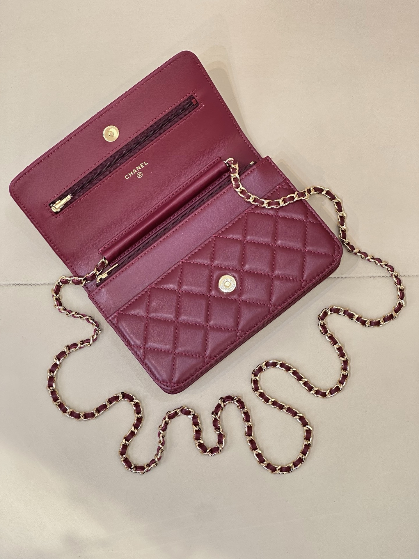 Ch**el WOC CLASSIC WALLET ON CHAIN 13x19cm