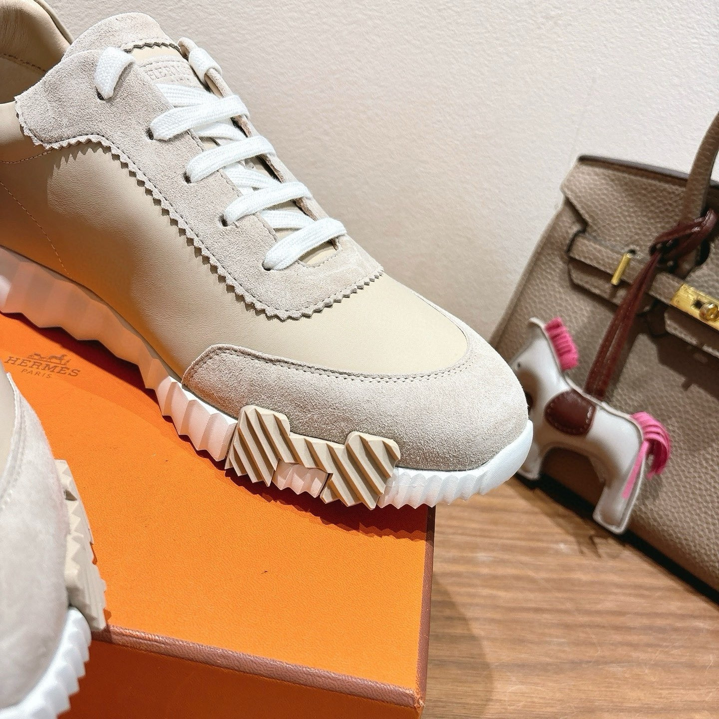 UA H**me5 Bouncing Sneaker