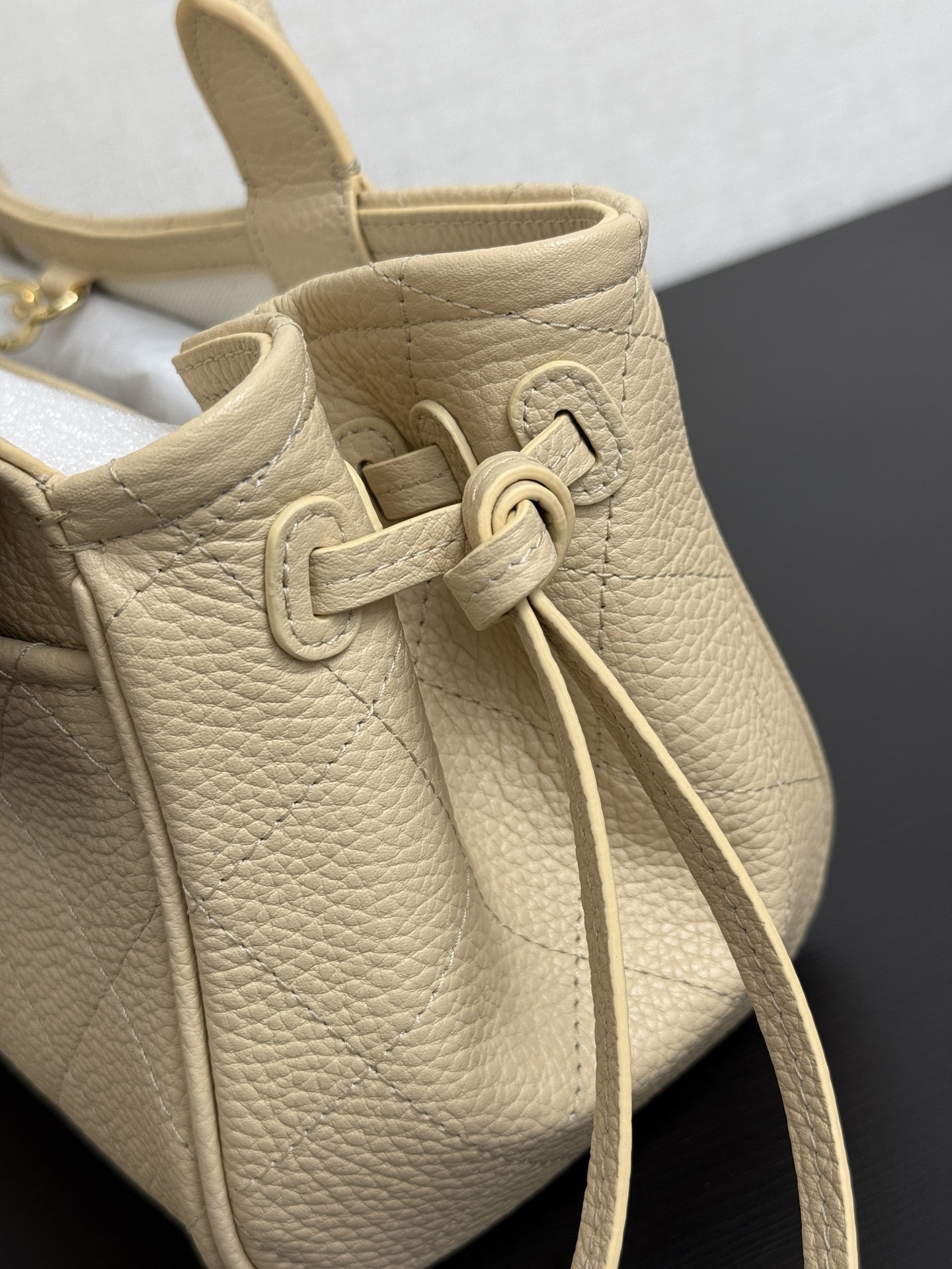 Ch**el small tote as6288 15x31x12cm