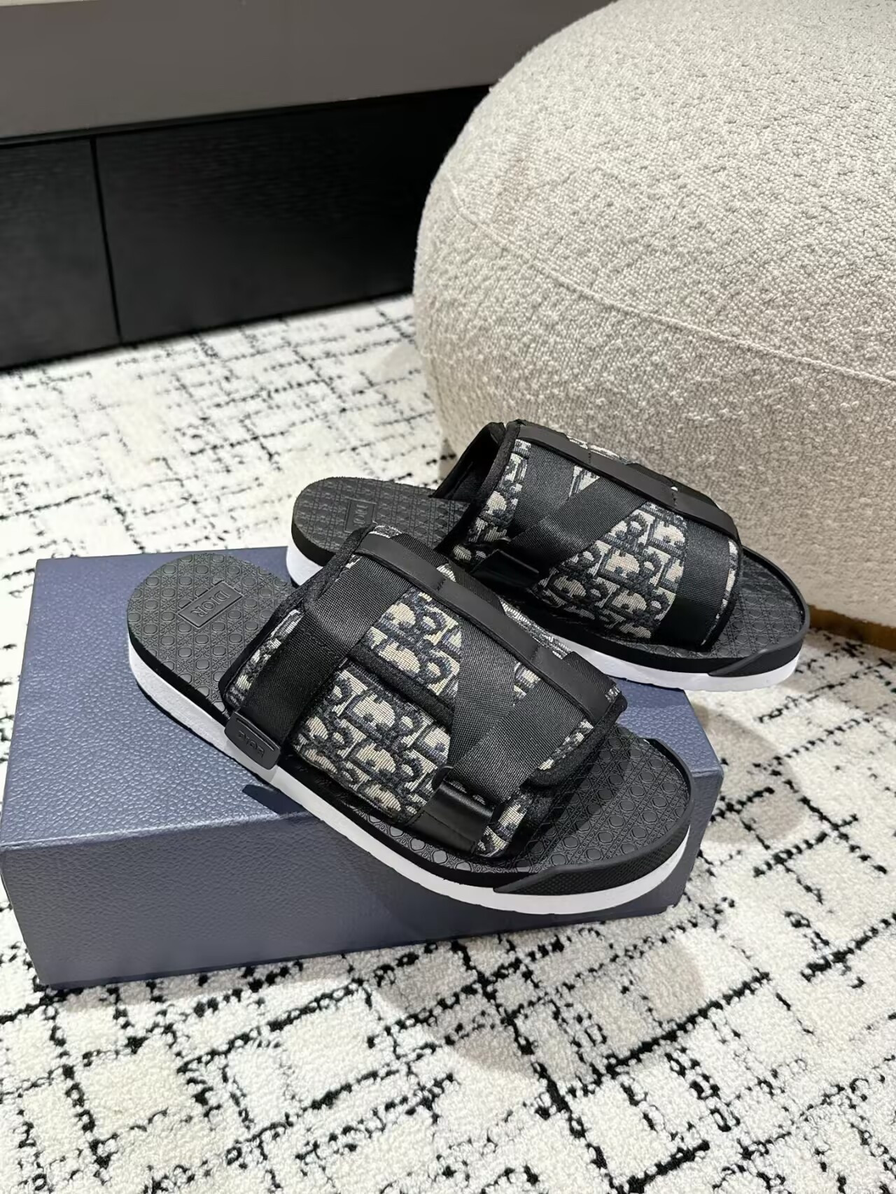 UA D10r Alpha Sandals