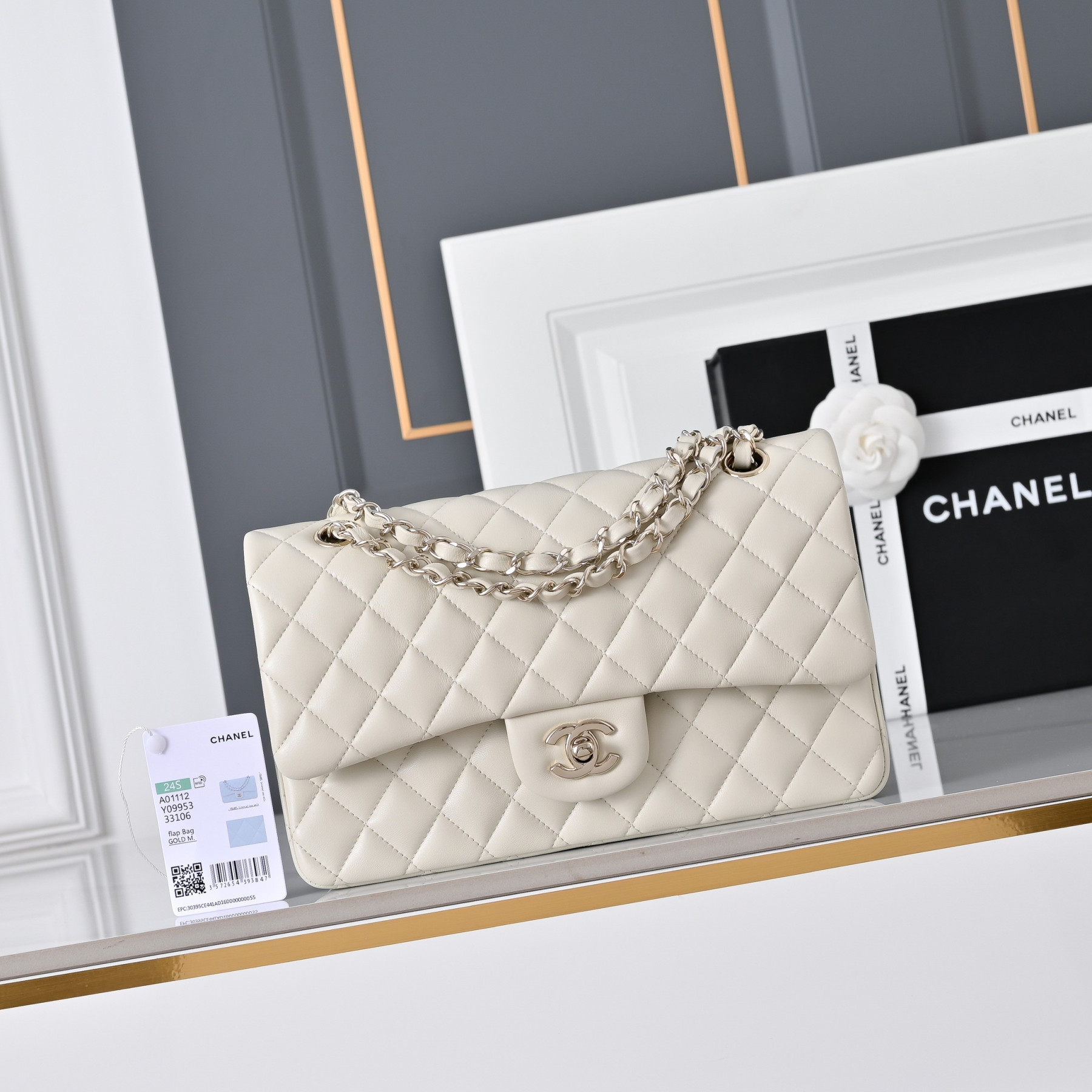 Ch**el Classic Flap Cream Light Gold Hardware a01112 15x25.5x6cm