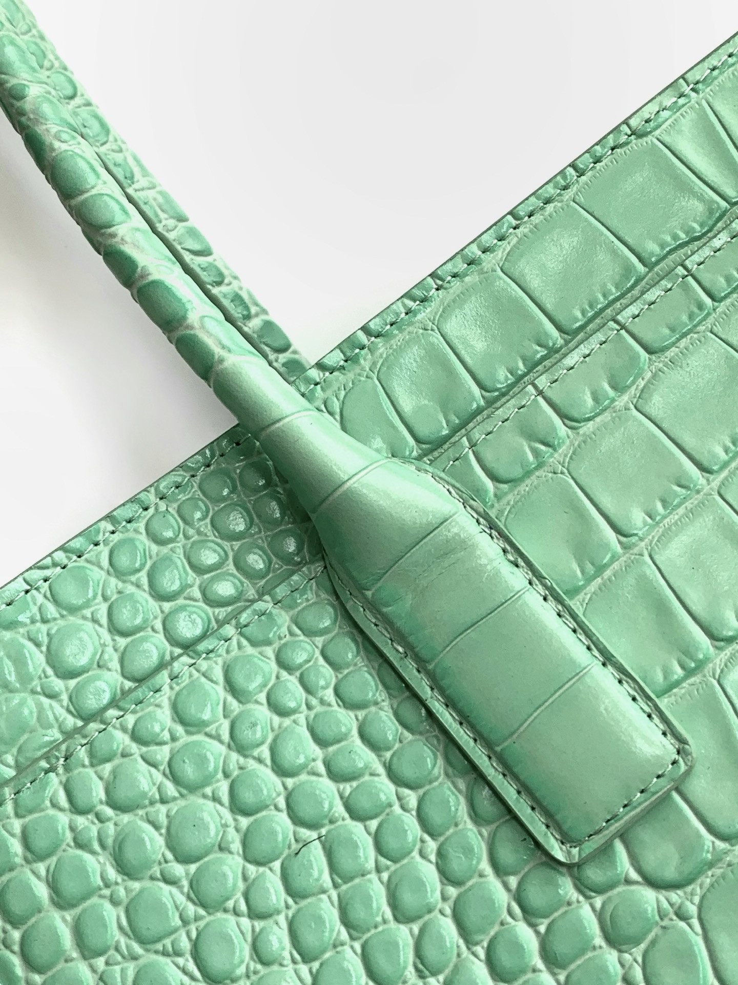 Ch**el tote crocodile-embossed bag 35x21x12cm