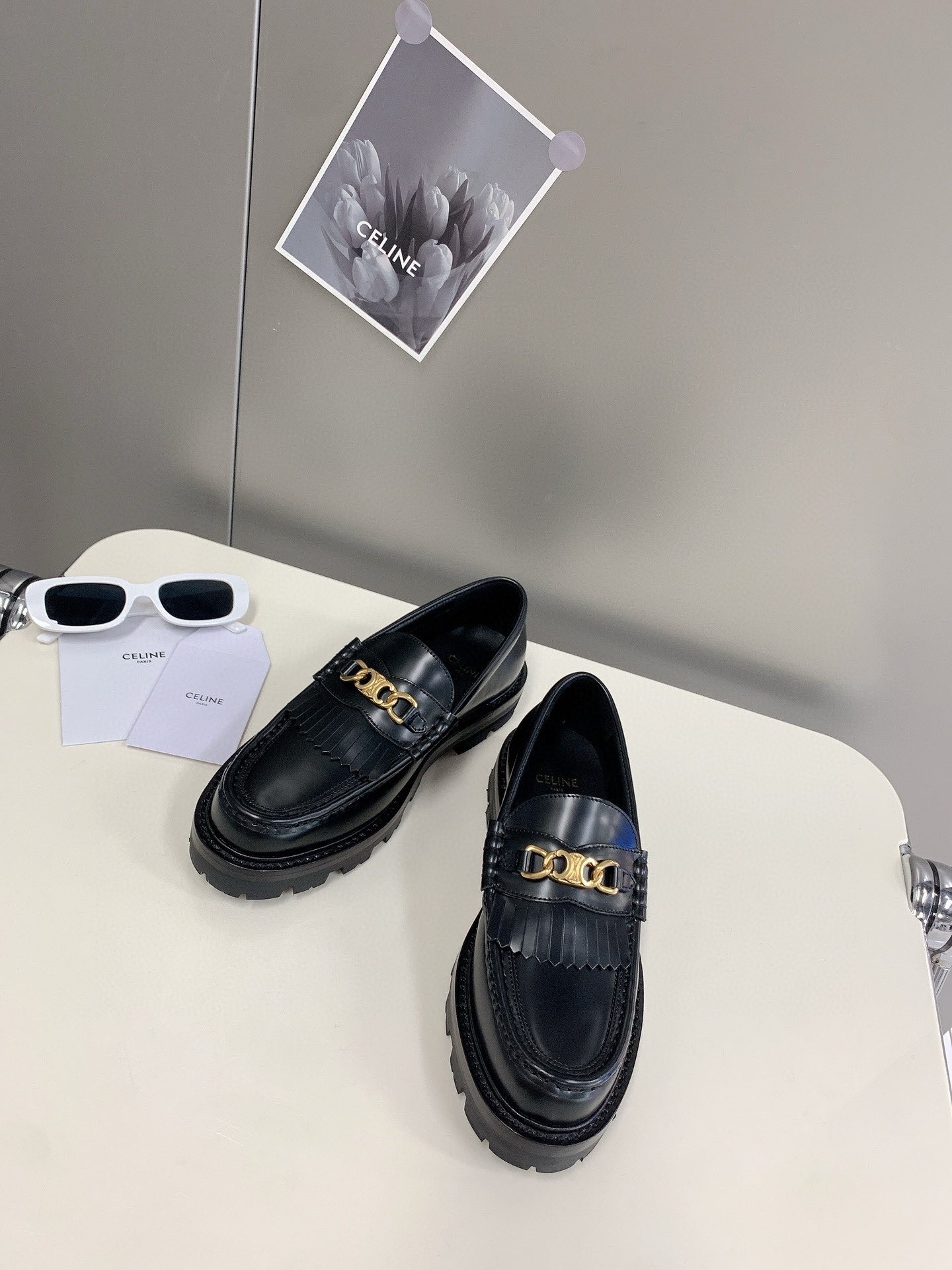 UA Ce1i*e Margaret Triomphe chain Loafers