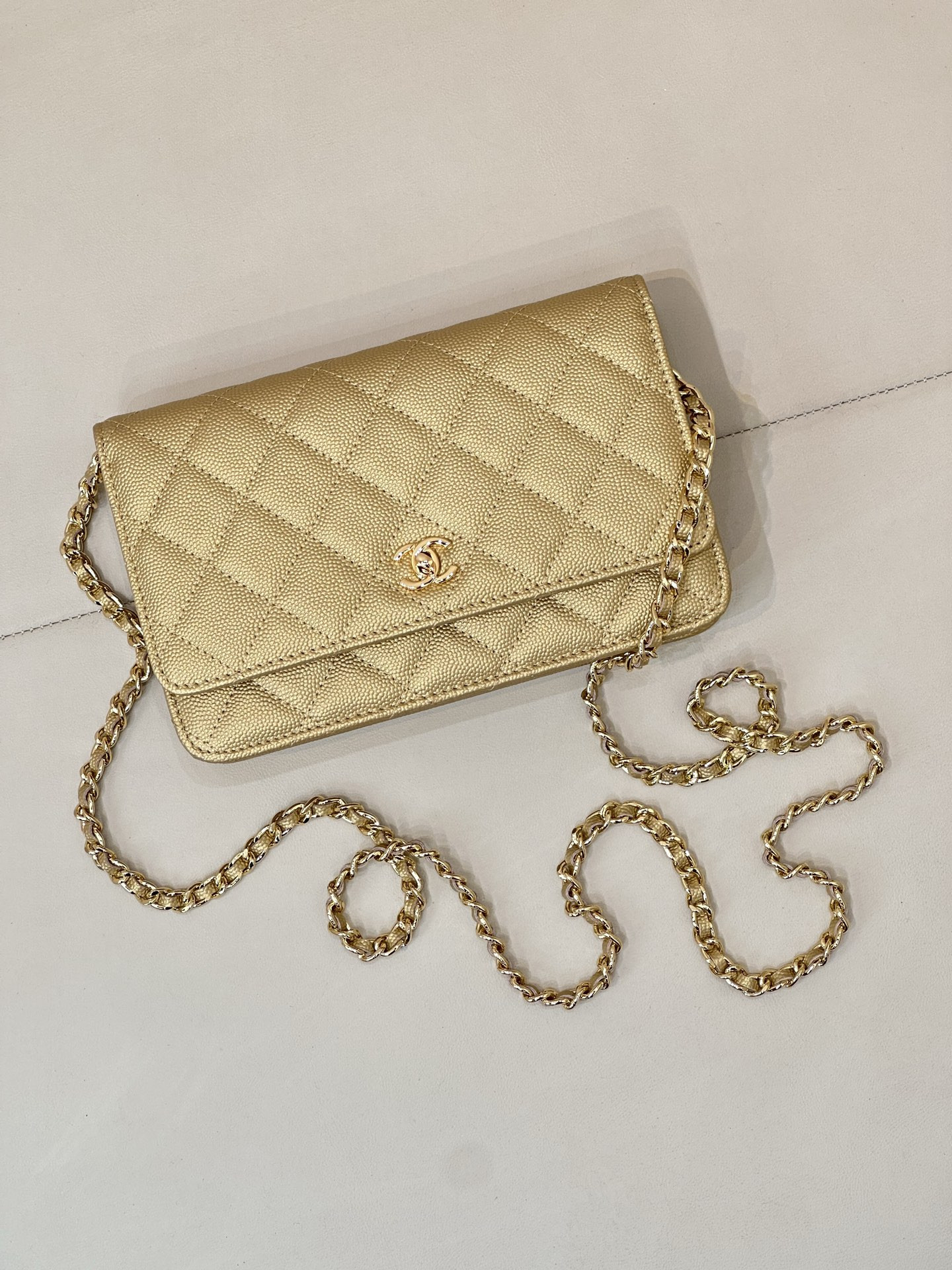 Ch**el woc classic wallet on chain 13x19x3cm