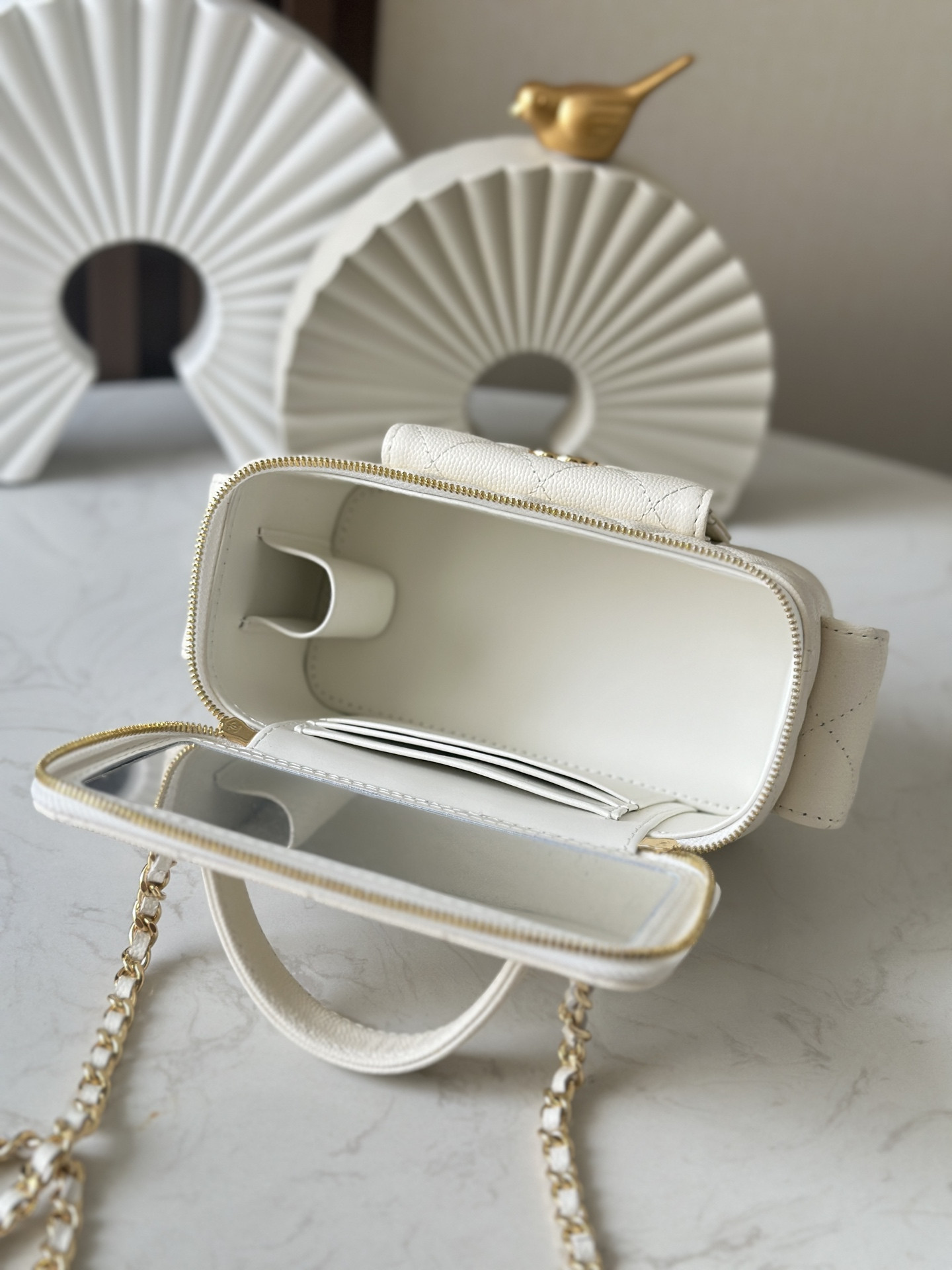 Ch**el vanity case 17cm