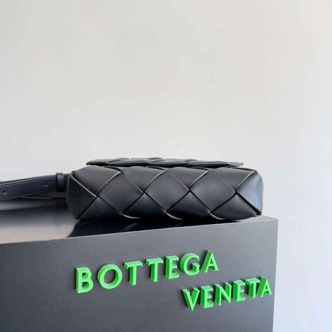 B0tt*ga Ven*ta Diago Small Crossbody Bag 22.5x16.5x5.5cm