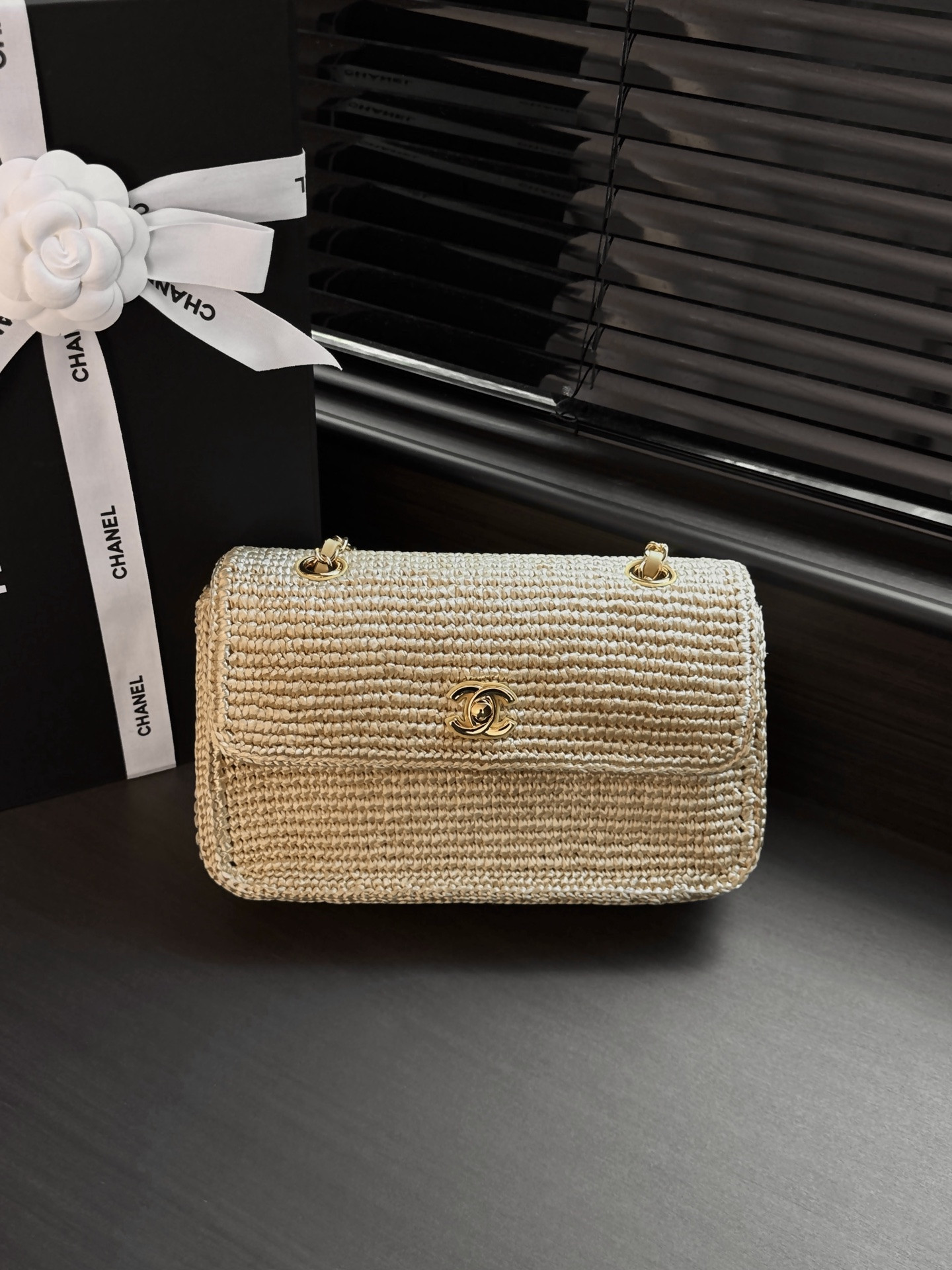 Ch**el Flap Bag AS6088 16x25.5x7cm