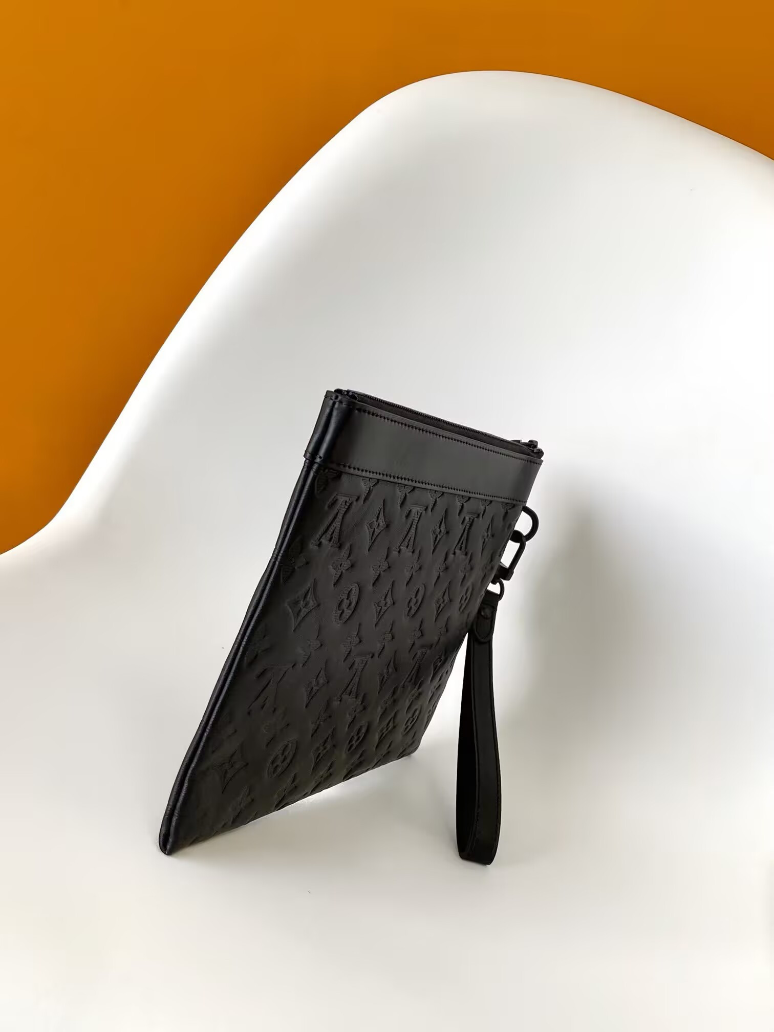 LV To-Go Pochette M81570 30 x 21.5 x 1 cm