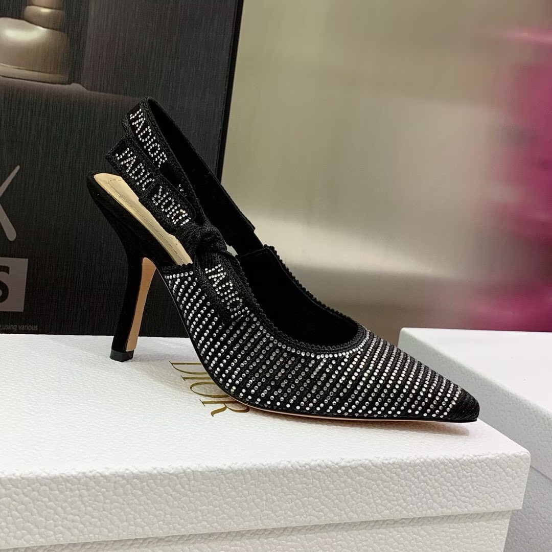 UA D10r J'AD10r Slingback Pump